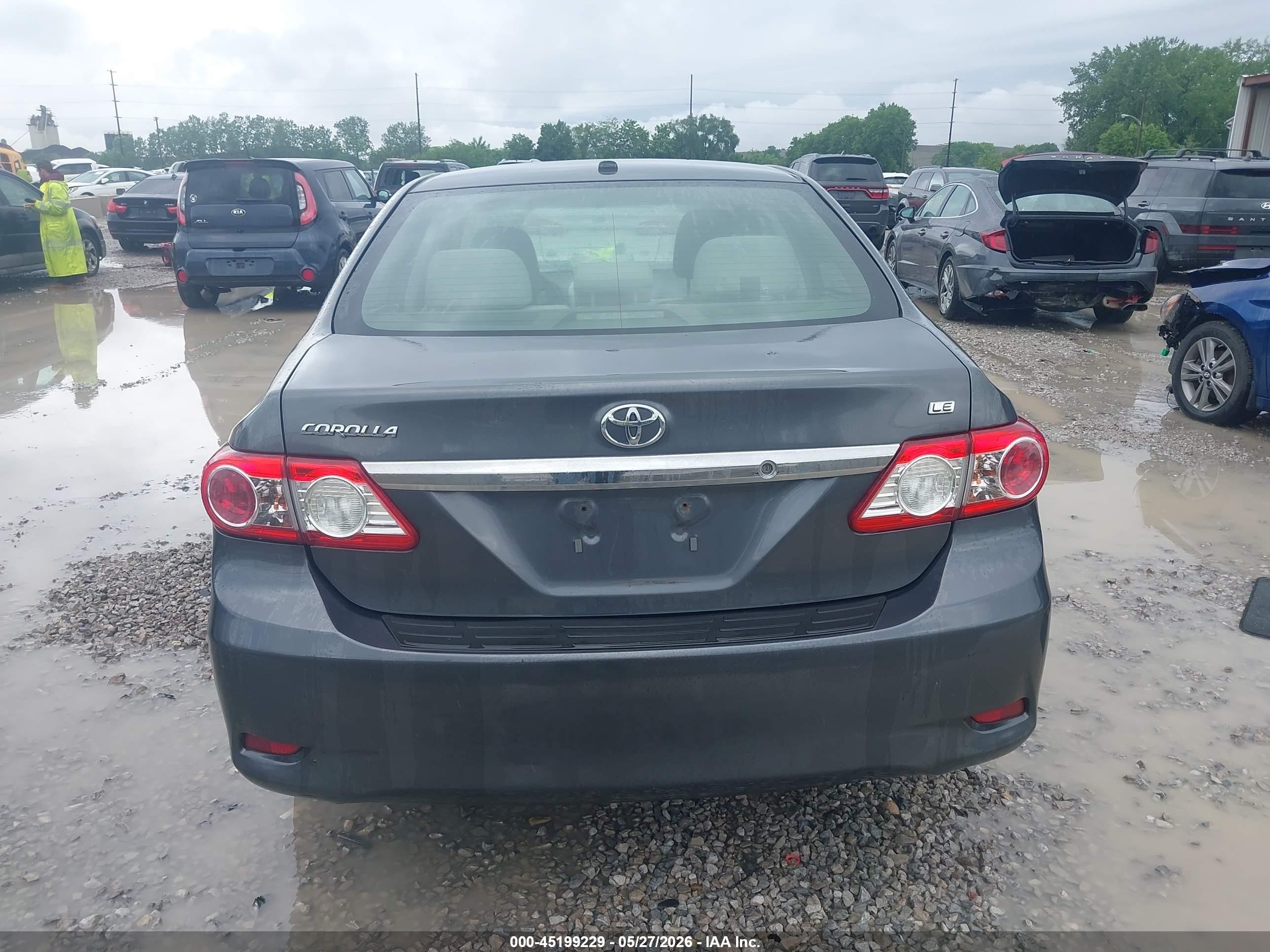 2012 Toyota Corolla Le Gray vin: 2T1BU4EE9CC888072