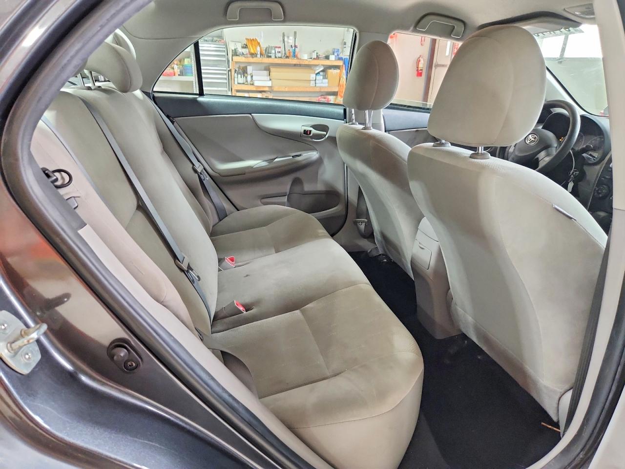 2012 Toyota Corolla L Gray vin: 2T1BU4EE9CC895622