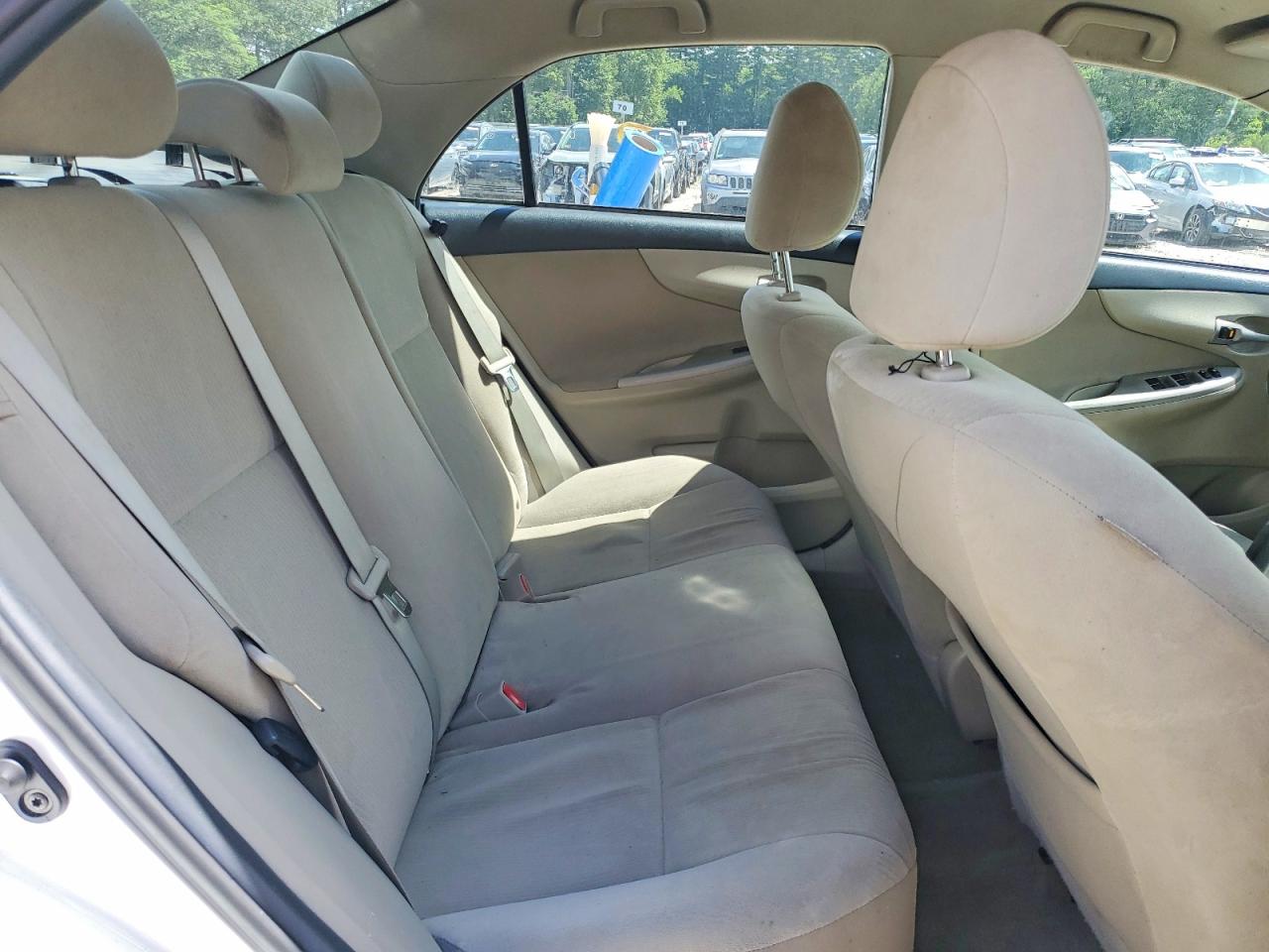 2012 Toyota Corolla Le White vin: 2T1BU4EE9CC902696