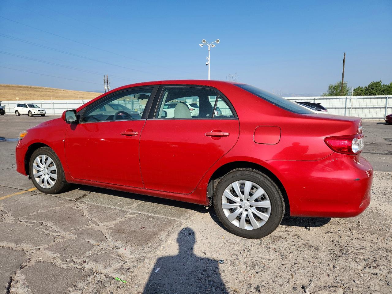 2013 Toyota Corolla Le Red vin: 2T1BU4EE9DC013656