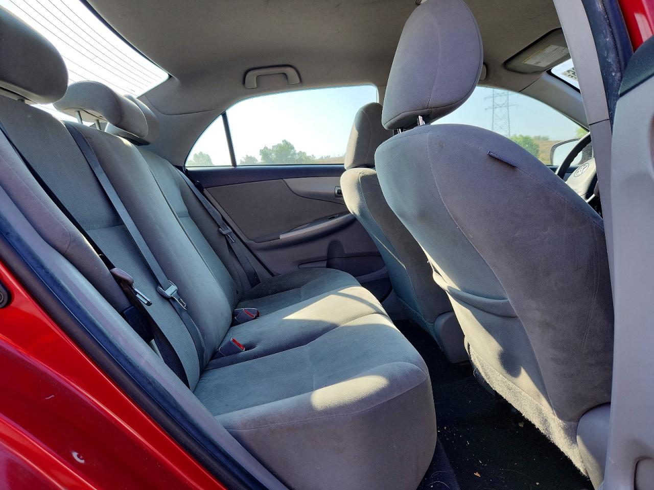 2013 Toyota Corolla Le Red vin: 2T1BU4EE9DC013656