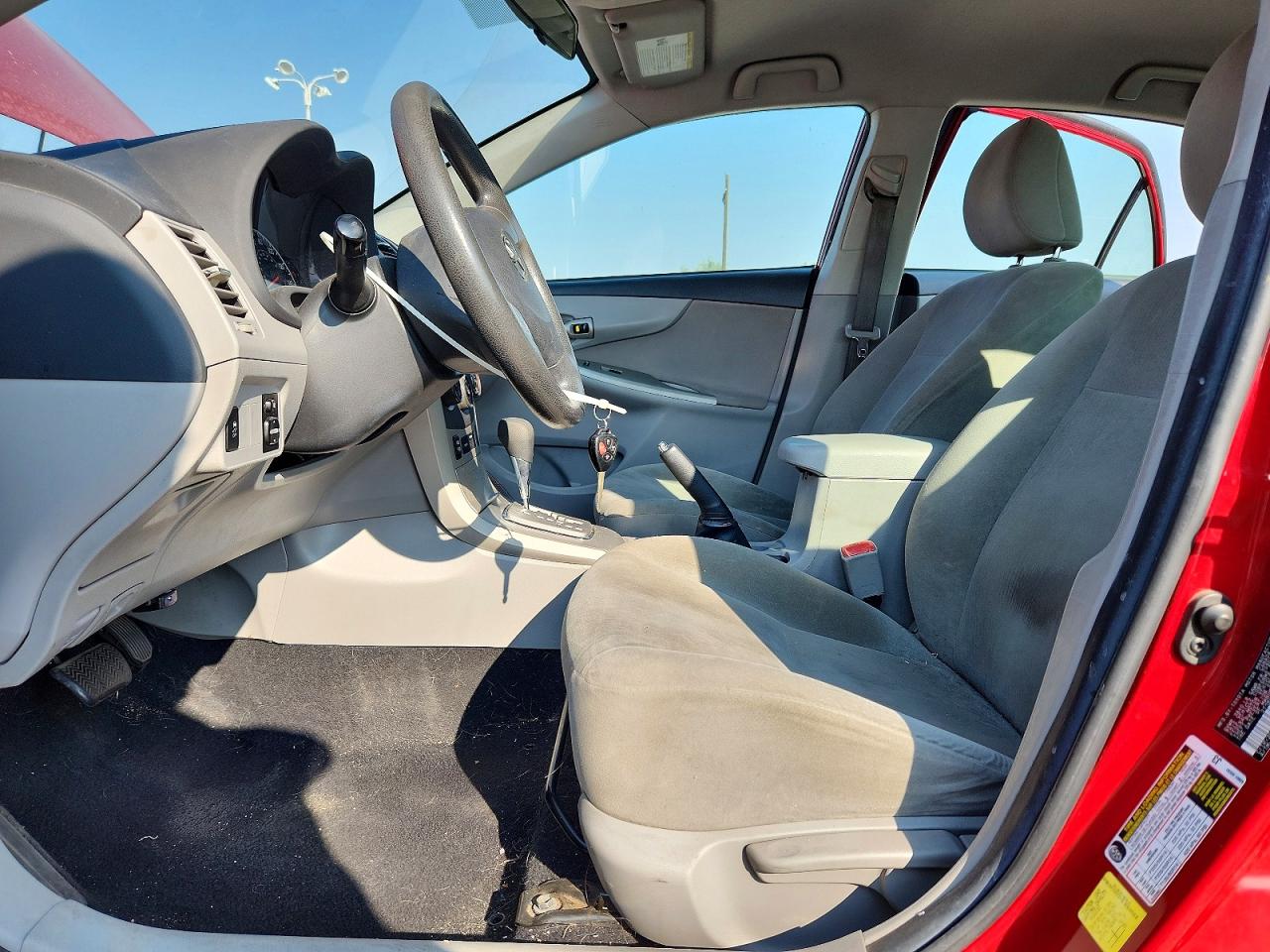 2013 Toyota Corolla Le Red vin: 2T1BU4EE9DC013656