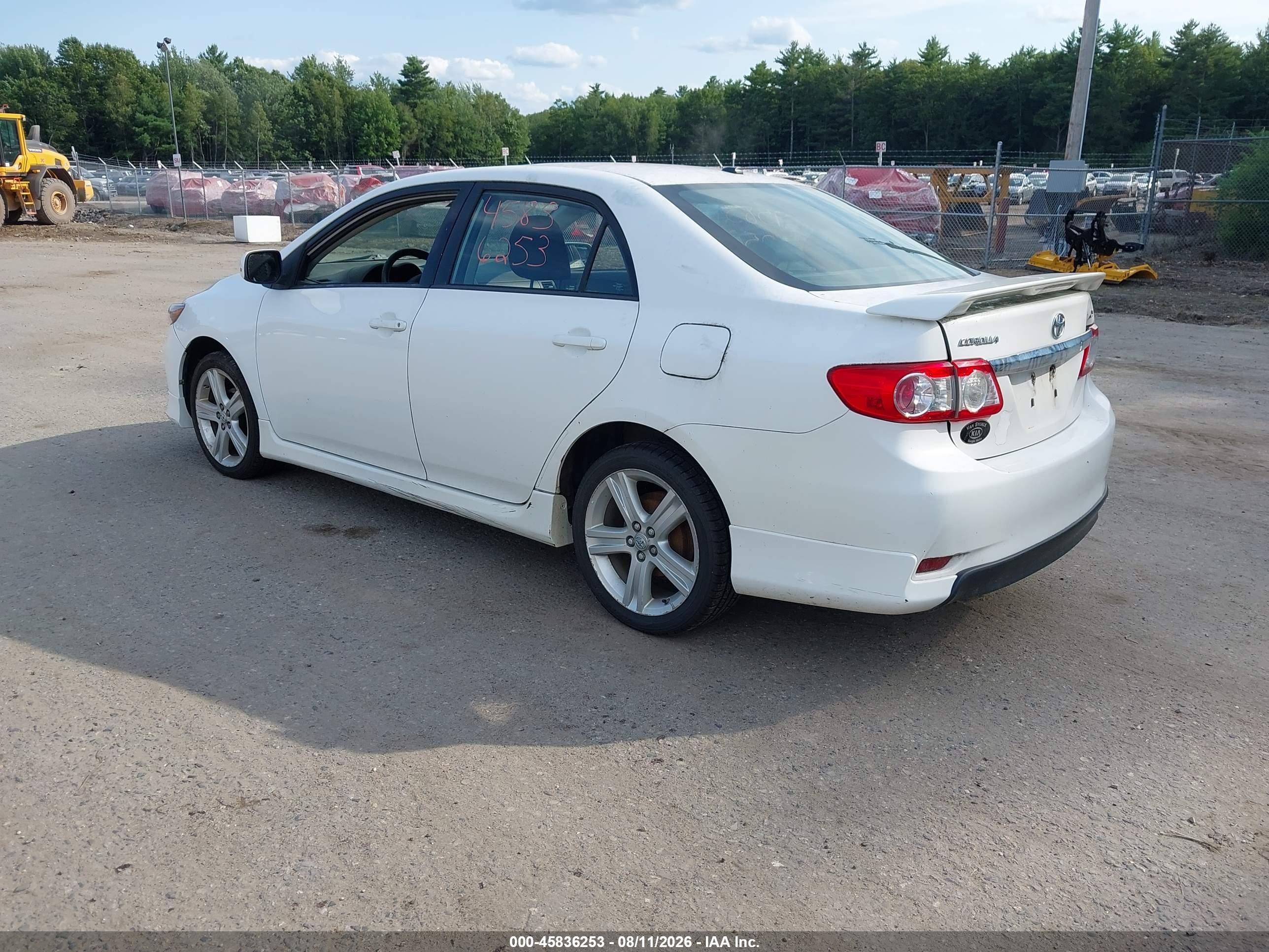 2013 Toyota Corolla S White vin: 2T1BU4EE9DC014645