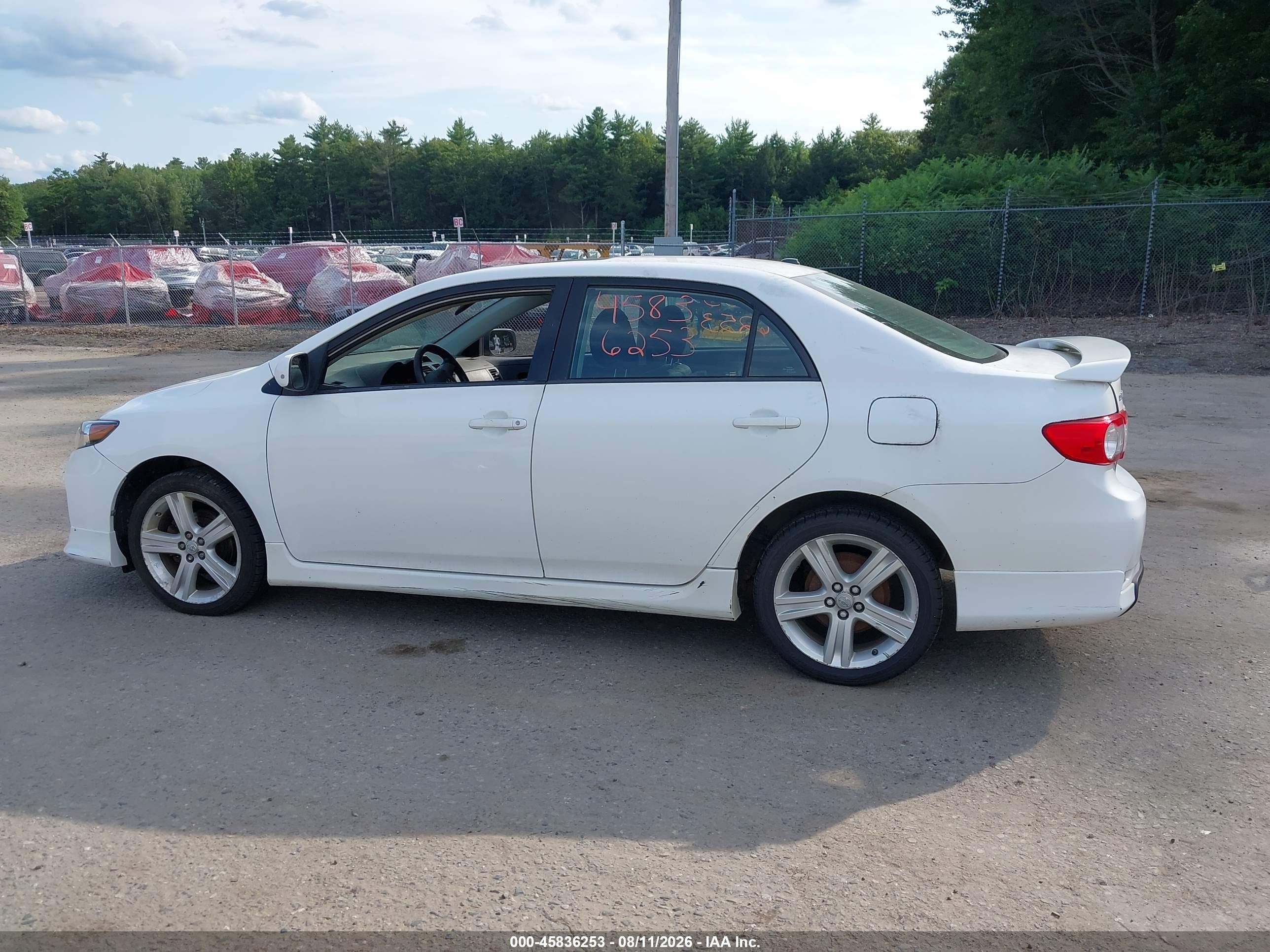 2013 Toyota Corolla S White vin: 2T1BU4EE9DC014645