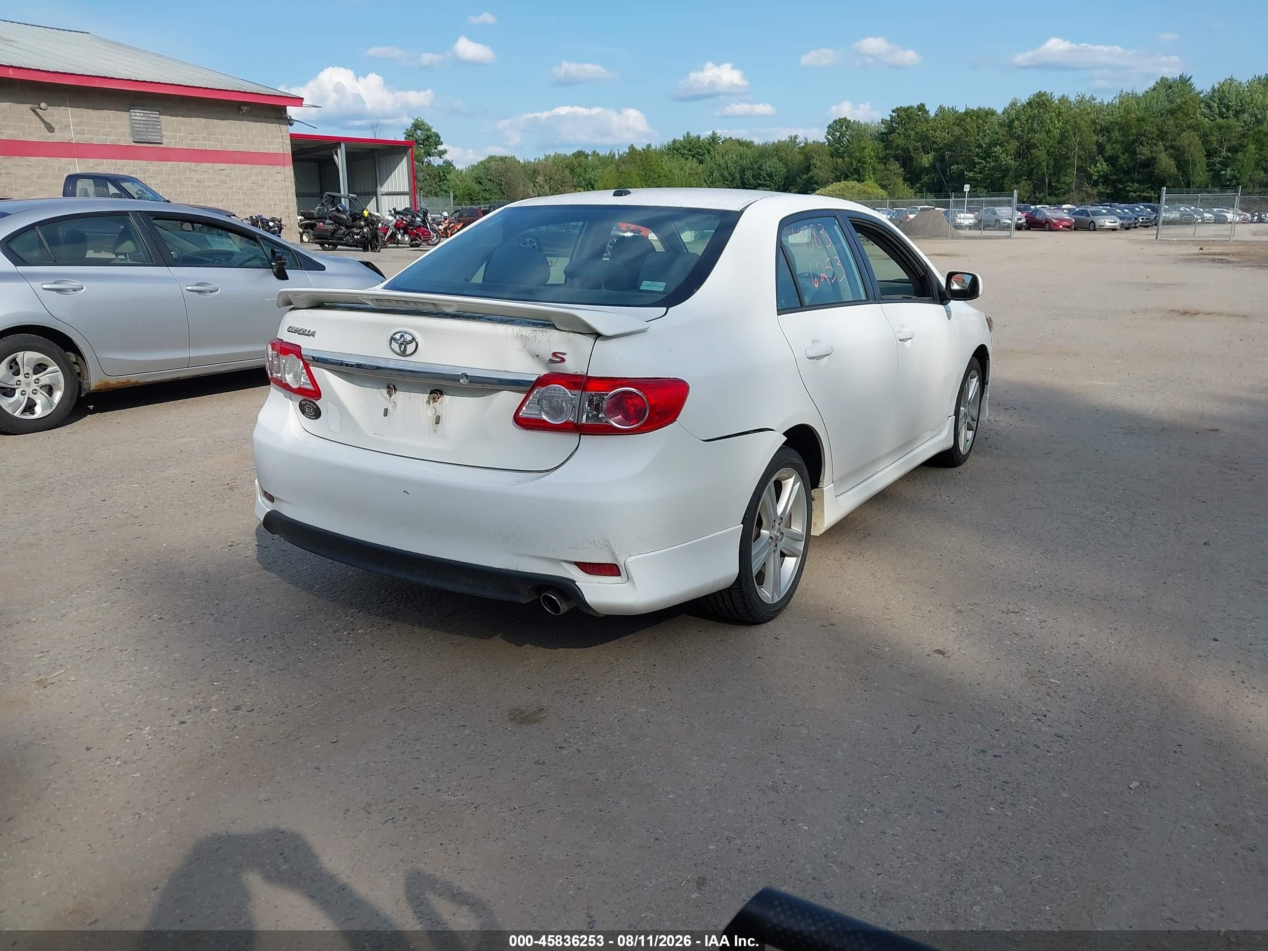 2013 Toyota Corolla S White vin: 2T1BU4EE9DC014645