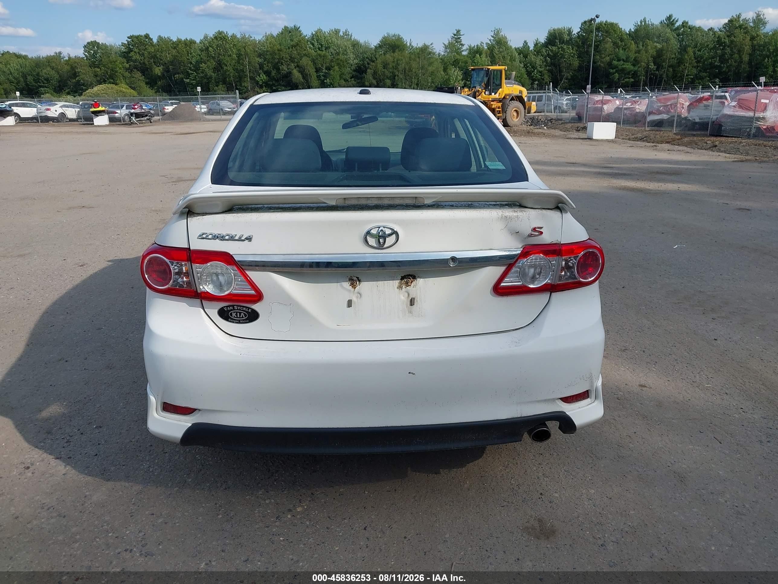 2013 Toyota Corolla S White vin: 2T1BU4EE9DC014645