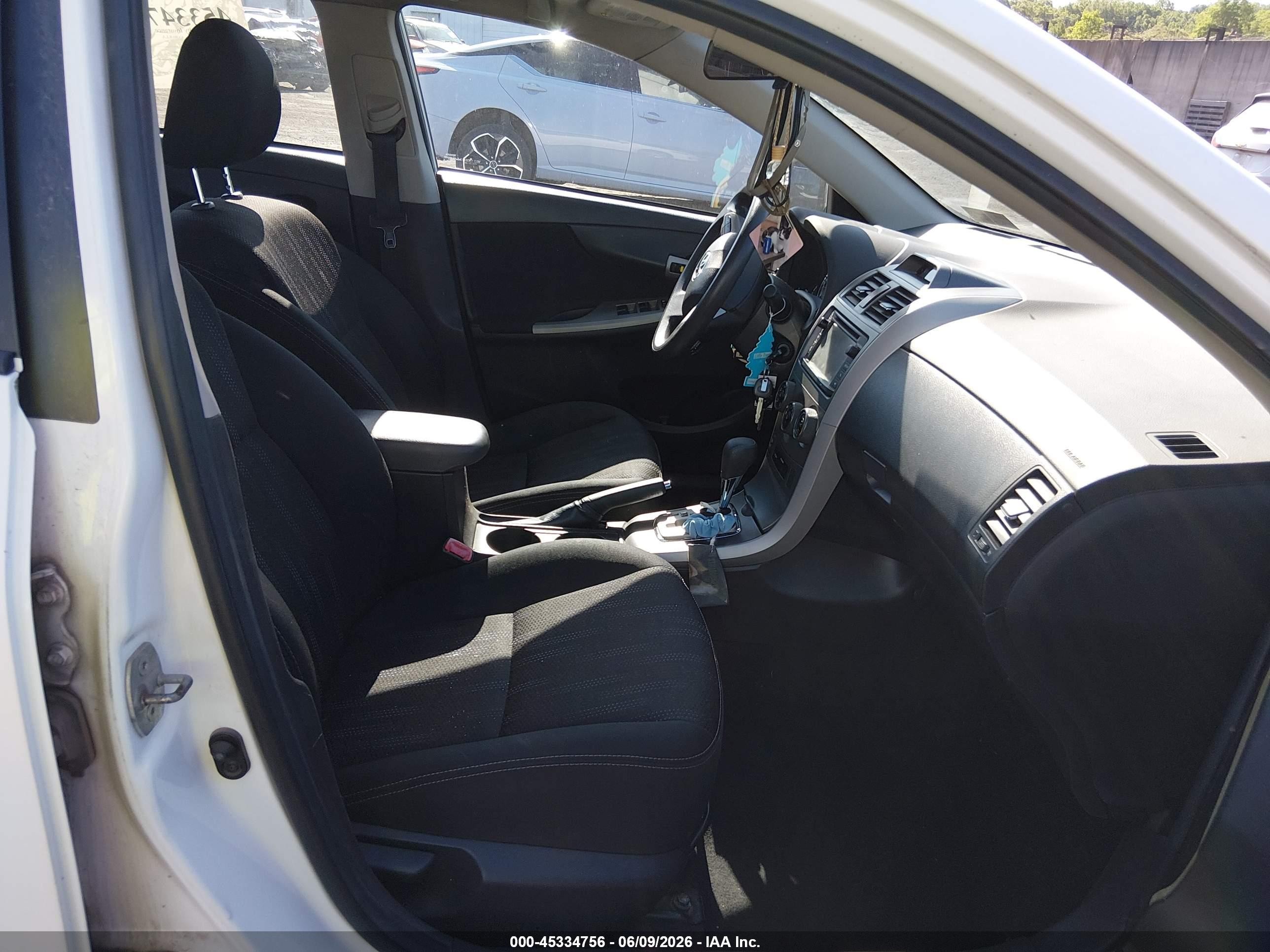 2013 Toyota Corolla S Белый vin: 2T1BU4EE9DC064736