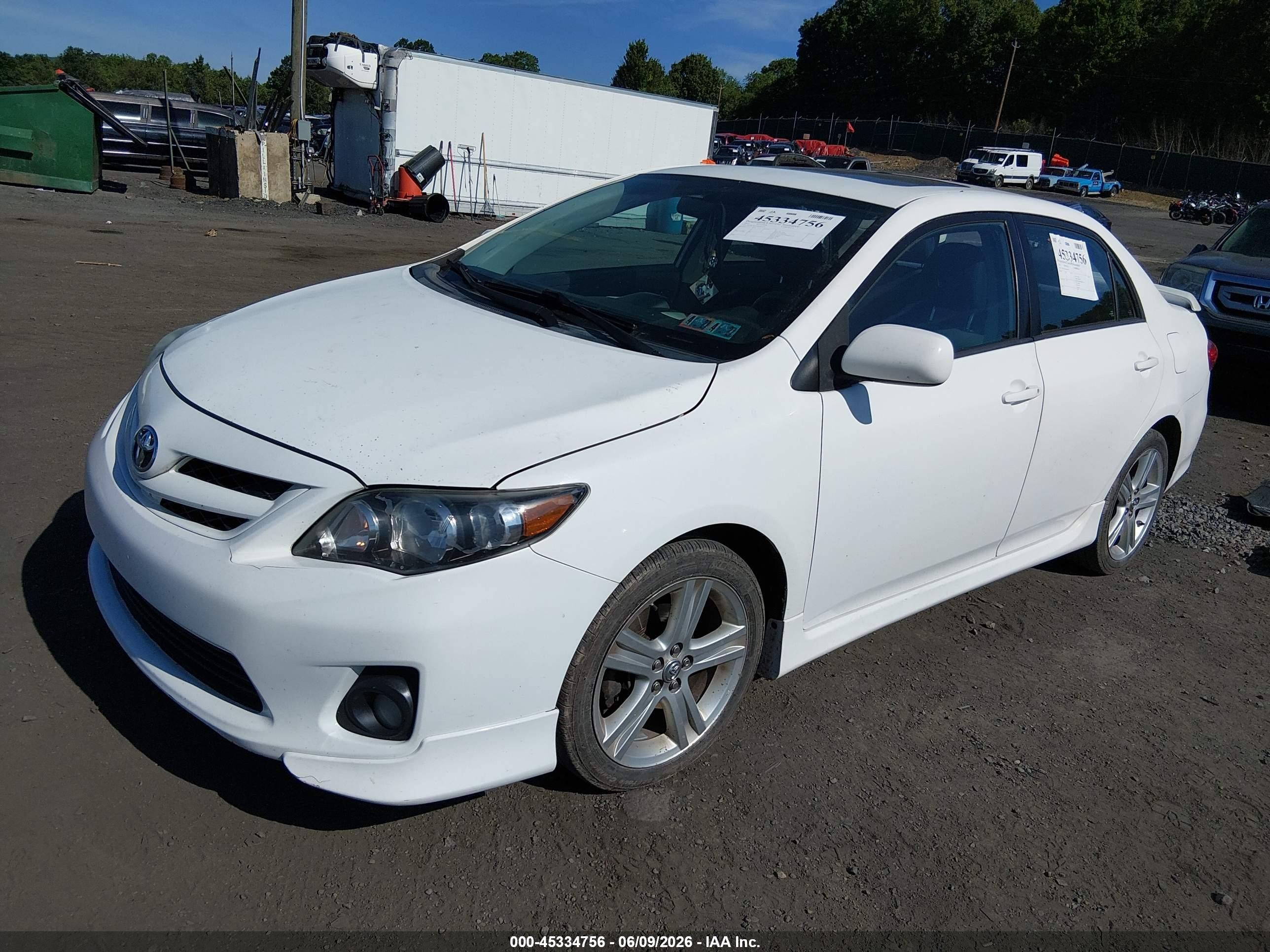 2013 Toyota Corolla S Белый vin: 2T1BU4EE9DC064736