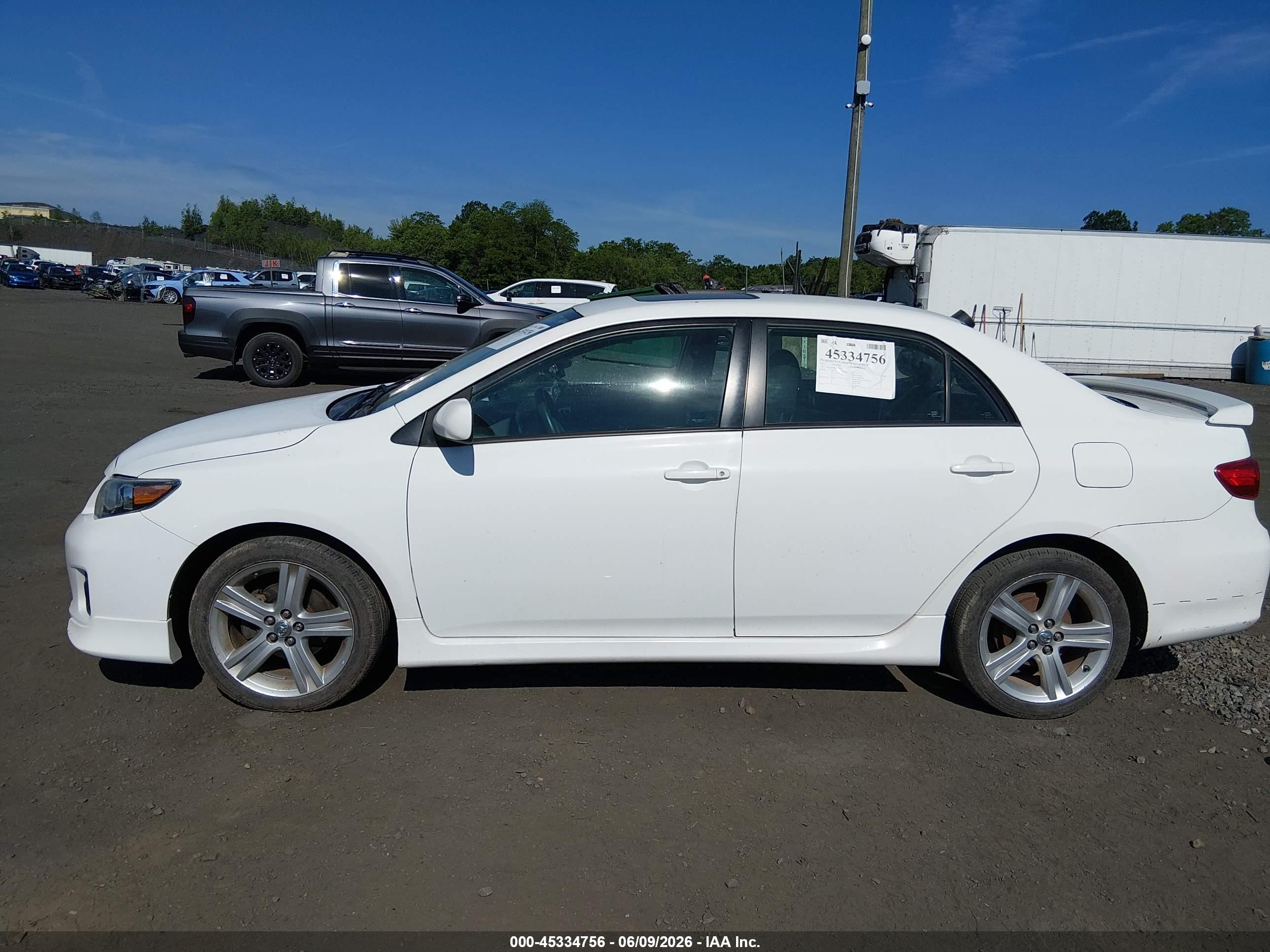 2013 Toyota Corolla S Белый vin: 2T1BU4EE9DC064736