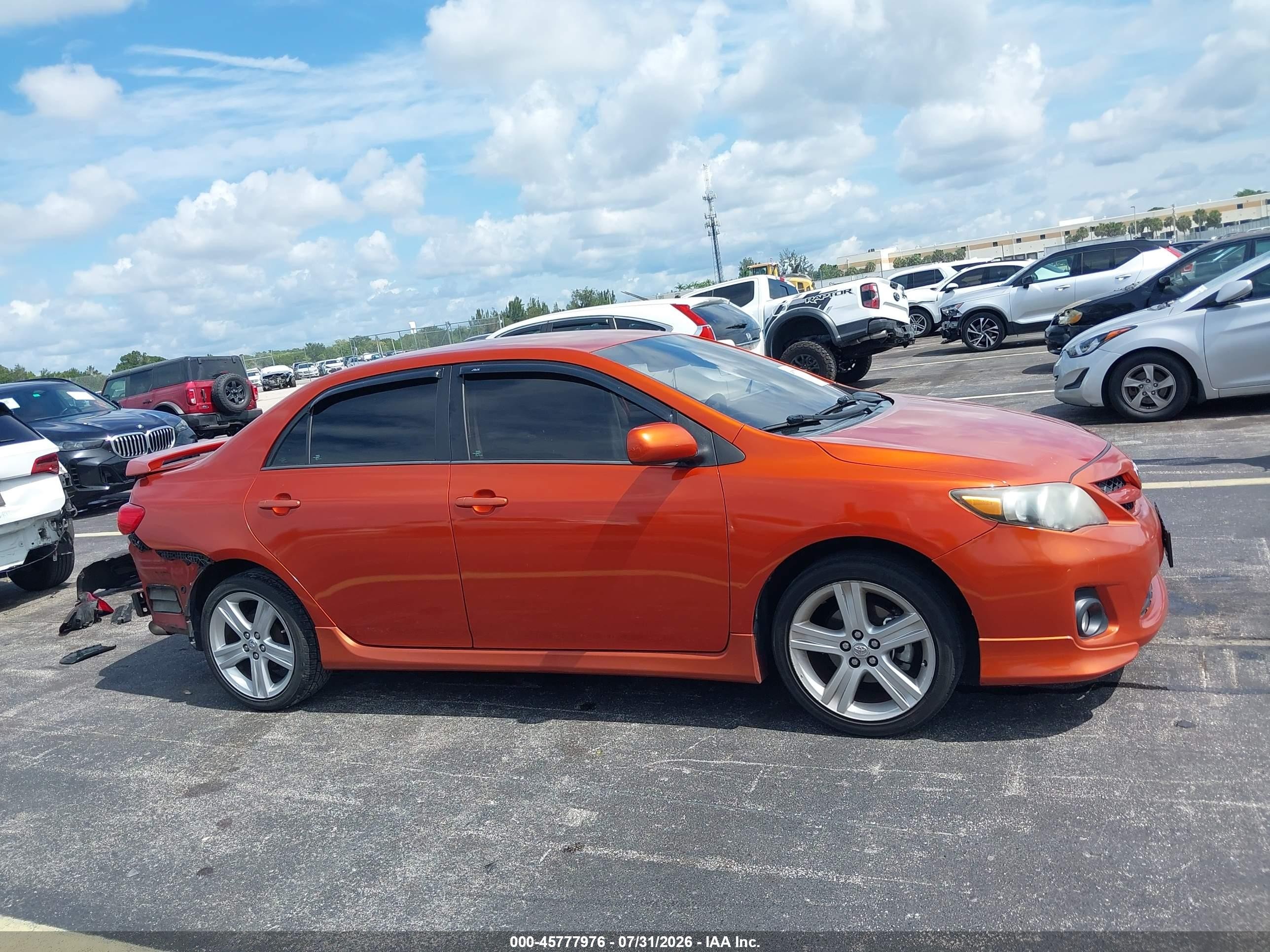 2013 Toyota Corolla S Special Edition Orange vin: 2T1BU4EE9DC075526