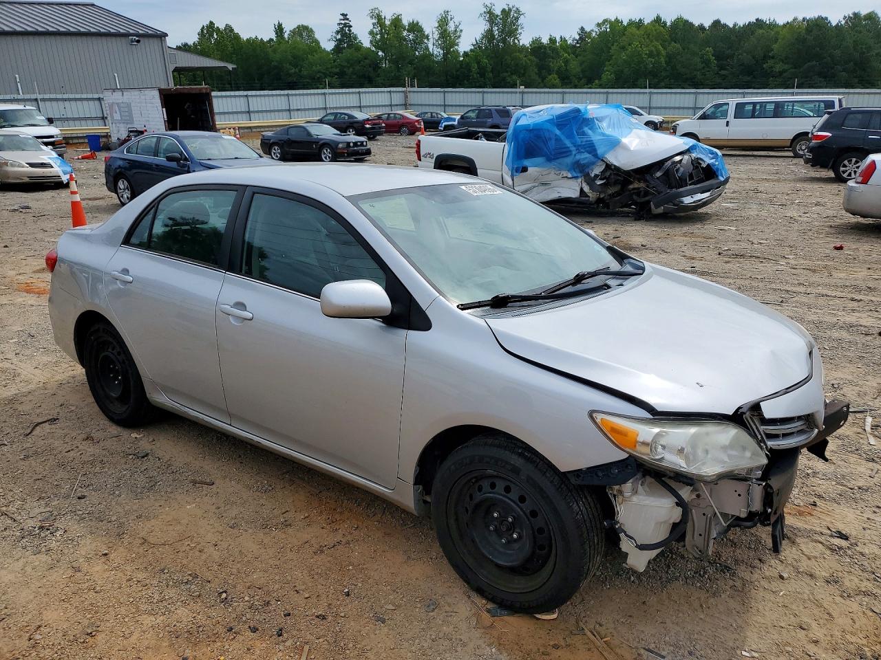 2013 Toyota Corolla Le Silver vin: 2T1BU4EE9DC085697