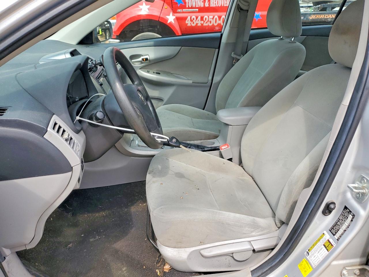 2013 Toyota Corolla Le Silver vin: 2T1BU4EE9DC085697