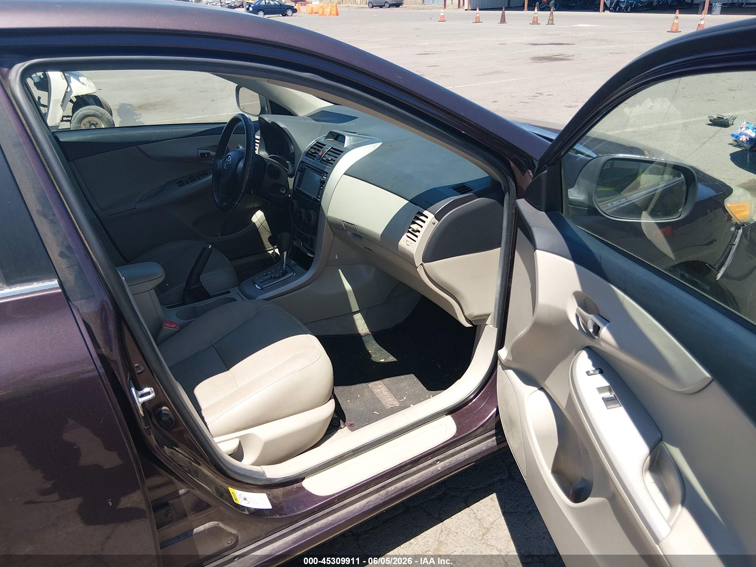 2013 Toyota Corolla Le Special Edition Maroon vin: 2T1BU4EE9DC086848