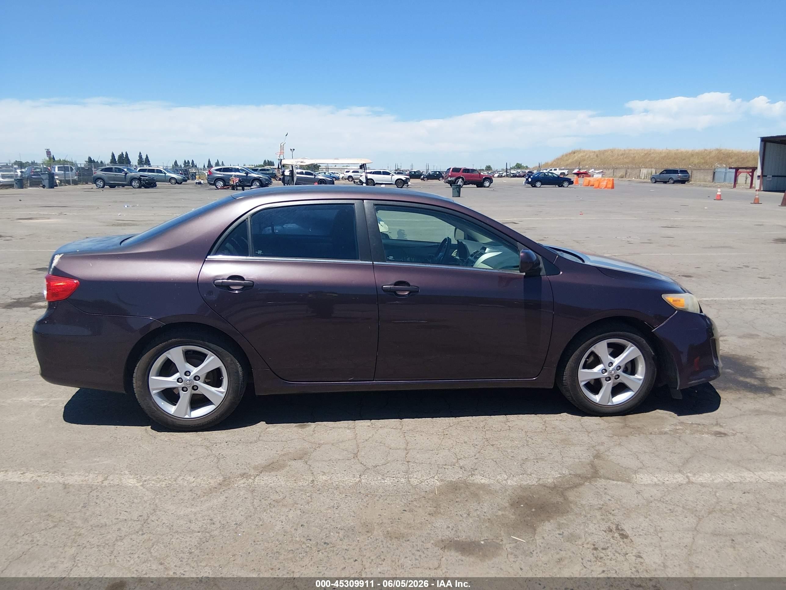 2013 Toyota Corolla Le Special Edition Maroon vin: 2T1BU4EE9DC086848