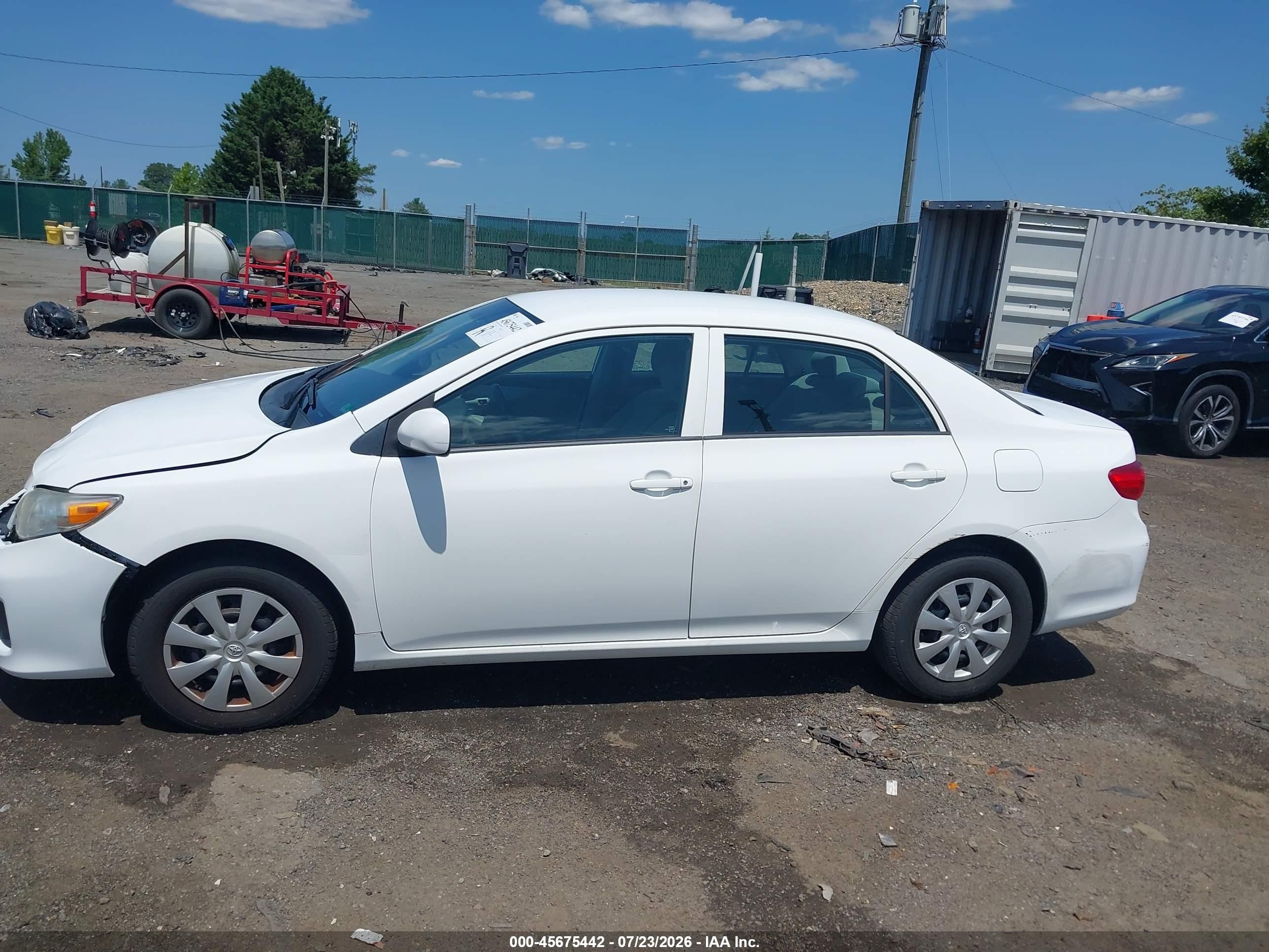 2013 Toyota Corolla L Белый vin: 2T1BU4EE9DC088812