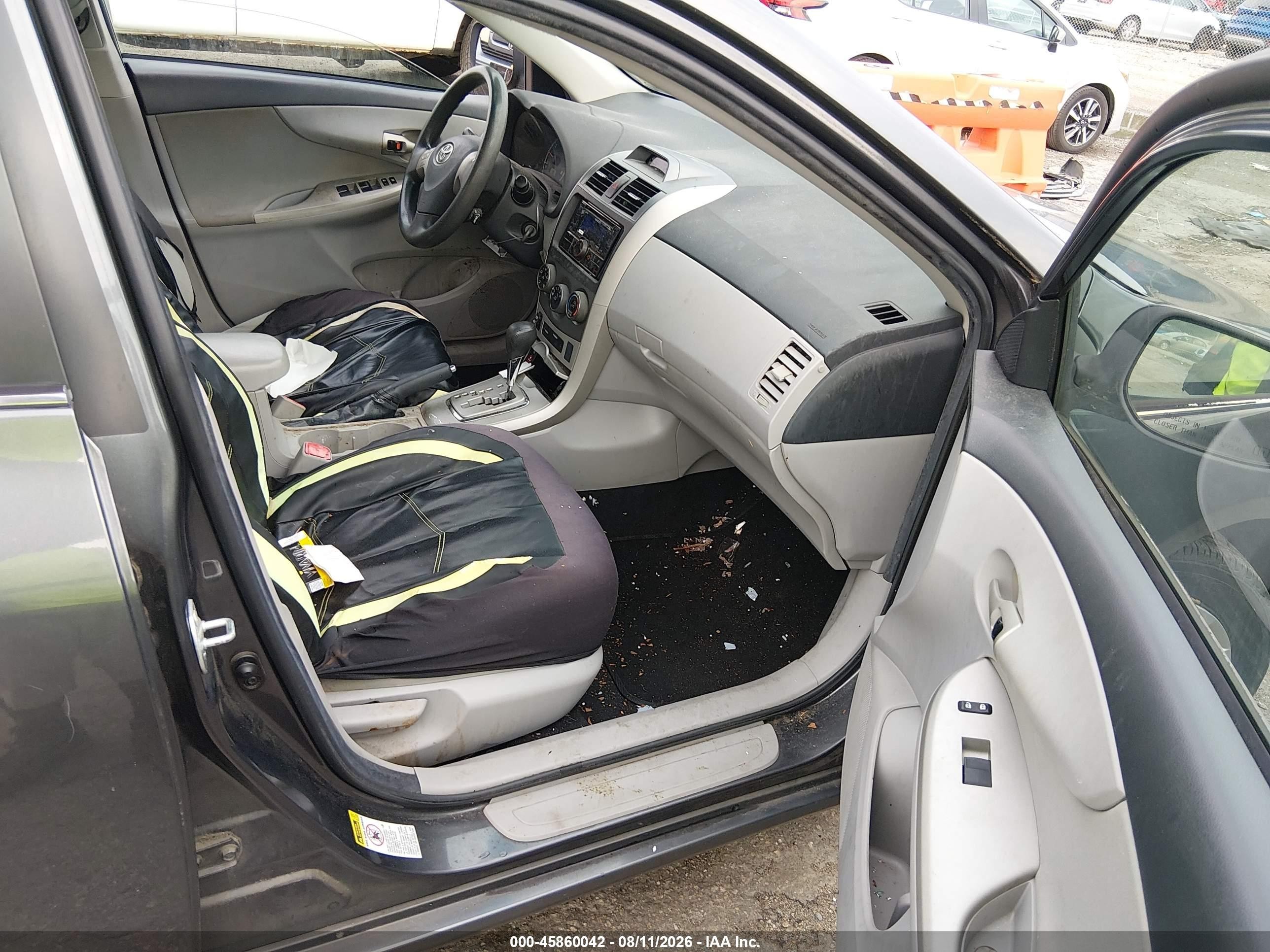 2013 Toyota Corolla Le Gray vin: 2T1BU4EE9DC092570