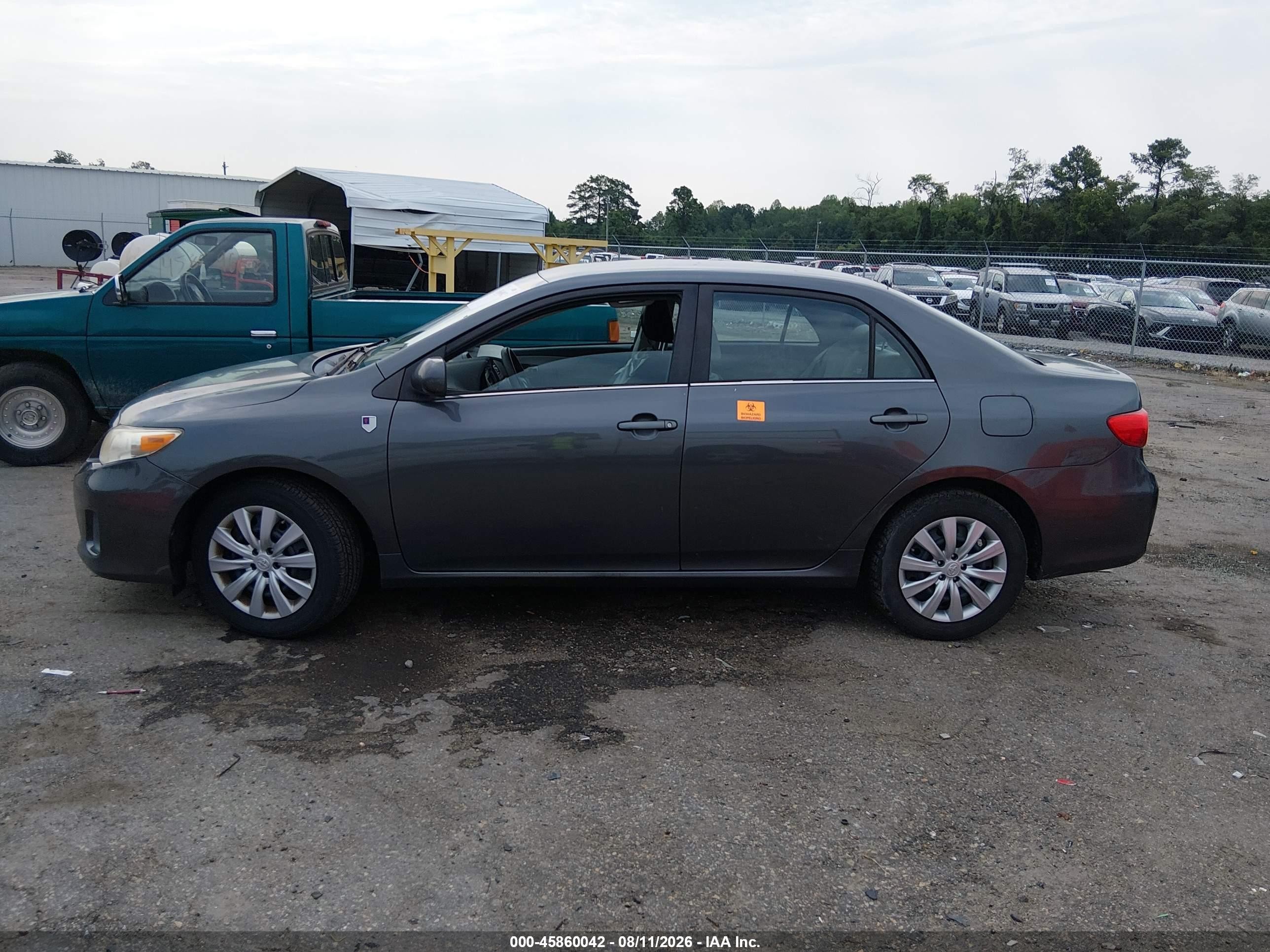 2013 Toyota Corolla Le Gray vin: 2T1BU4EE9DC092570