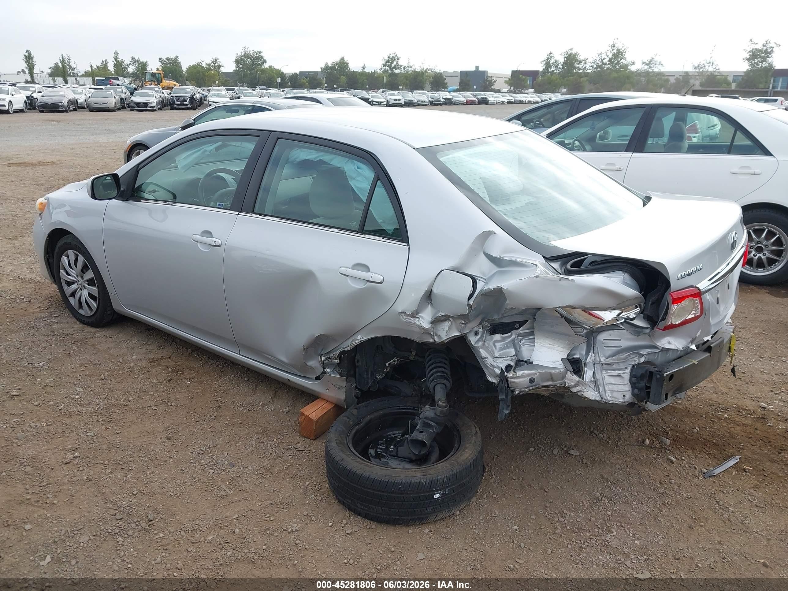 2013 Toyota Corolla Le Silver vin: 2T1BU4EE9DC092701
