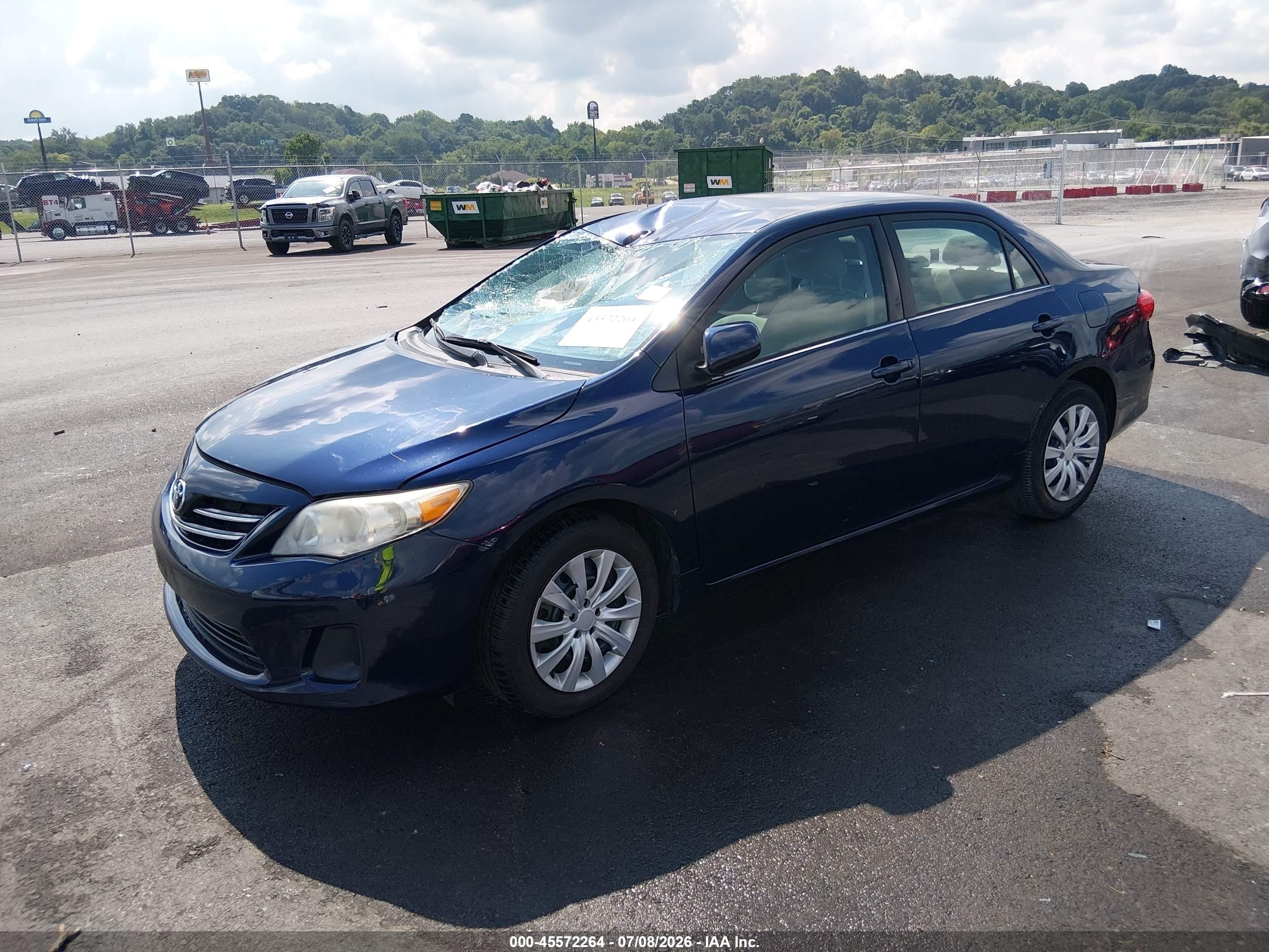 2013 Toyota Corolla Le Blue vin: 2T1BU4EE9DC094612