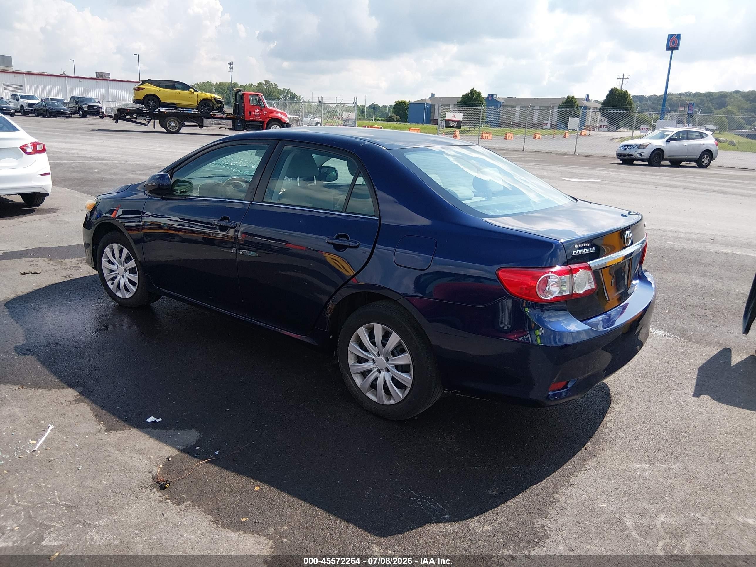 2013 Toyota Corolla Le Blue vin: 2T1BU4EE9DC094612