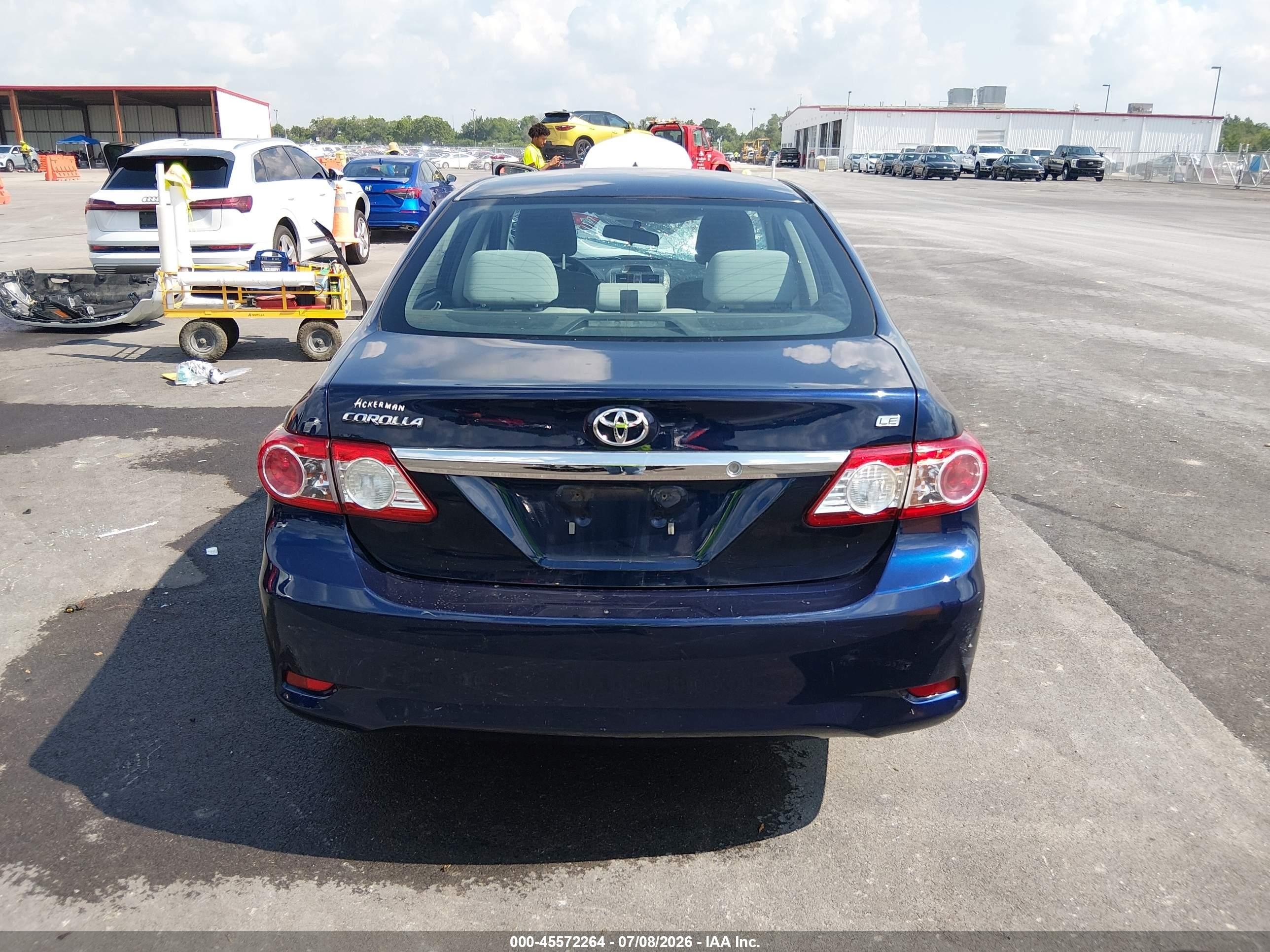 2013 Toyota Corolla Le Blue vin: 2T1BU4EE9DC094612