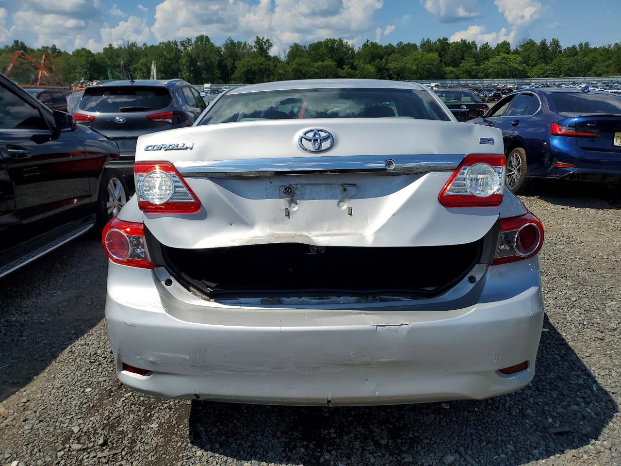2013 Toyota Corolla Le Plus/le Premium Silver vin: 2T1BU4EE9DC094769