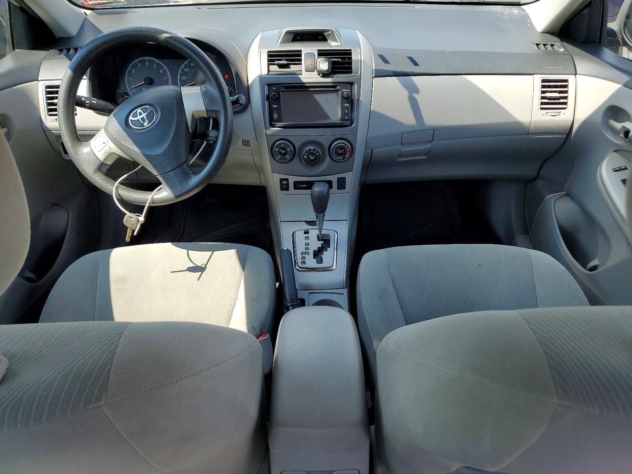 2013 Toyota Corolla Le Plus/le Premium Silver vin: 2T1BU4EE9DC094769