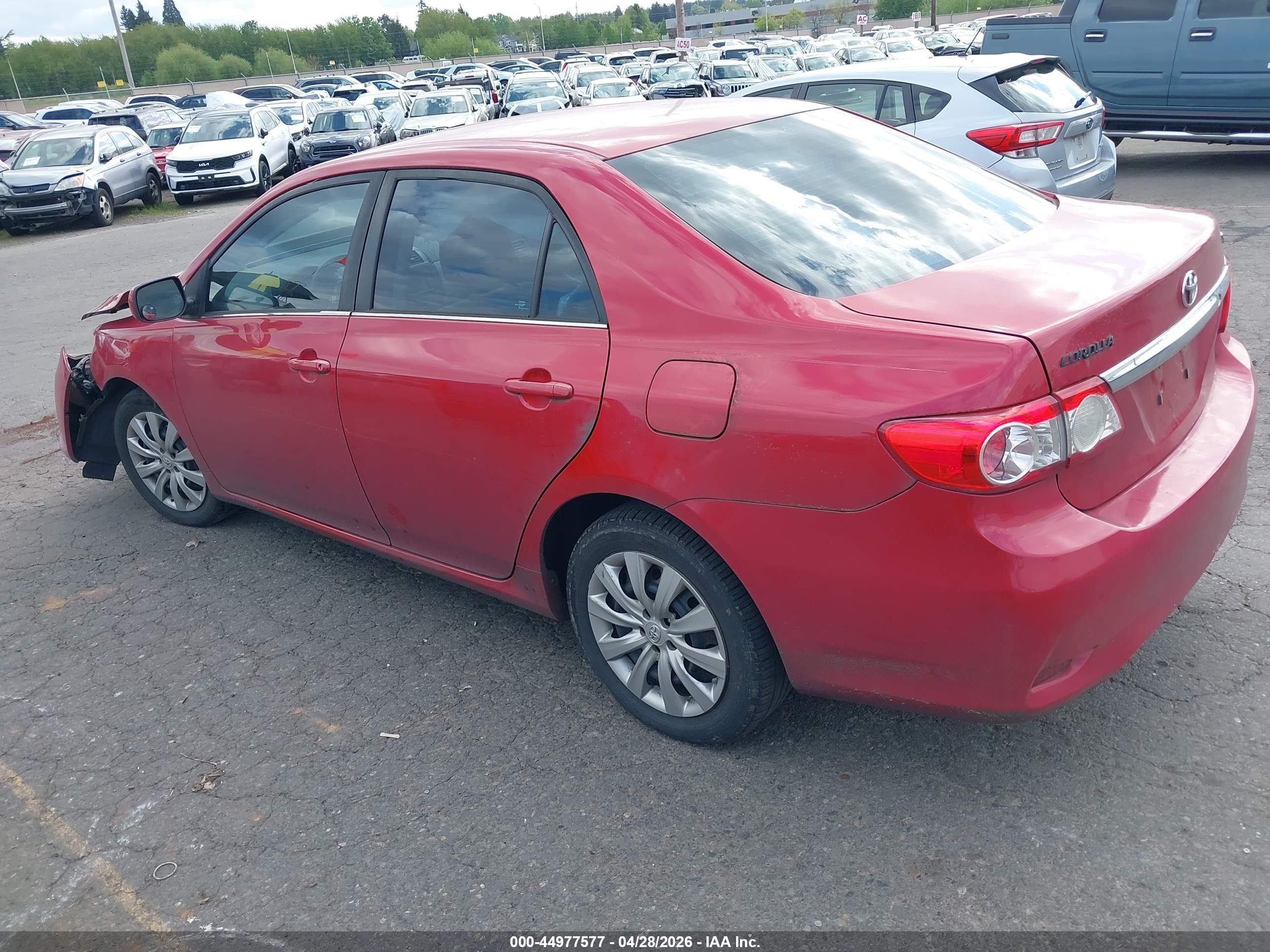 2013 Toyota Corolla Le Red vin: 2T1BU4EE9DC096702