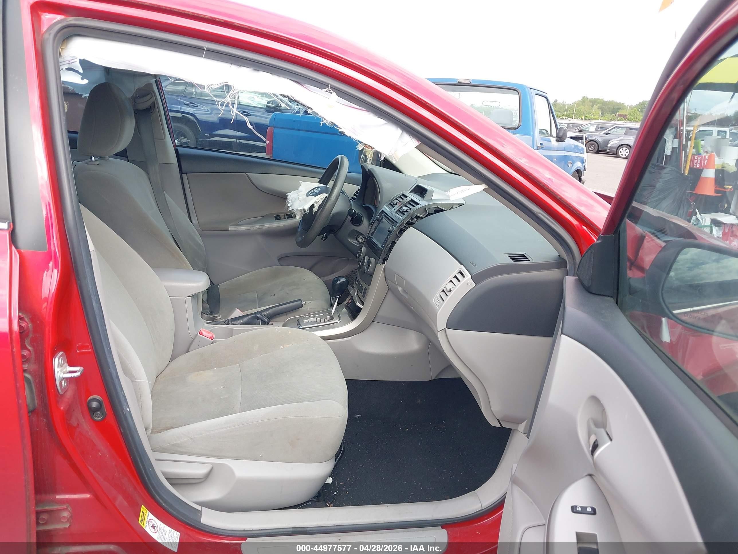 2013 Toyota Corolla Le Red vin: 2T1BU4EE9DC096702