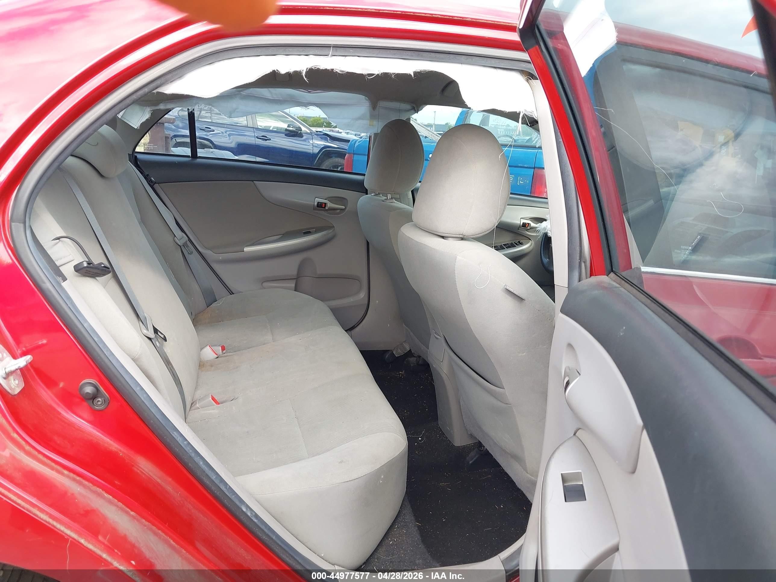 2013 Toyota Corolla Le Red vin: 2T1BU4EE9DC096702