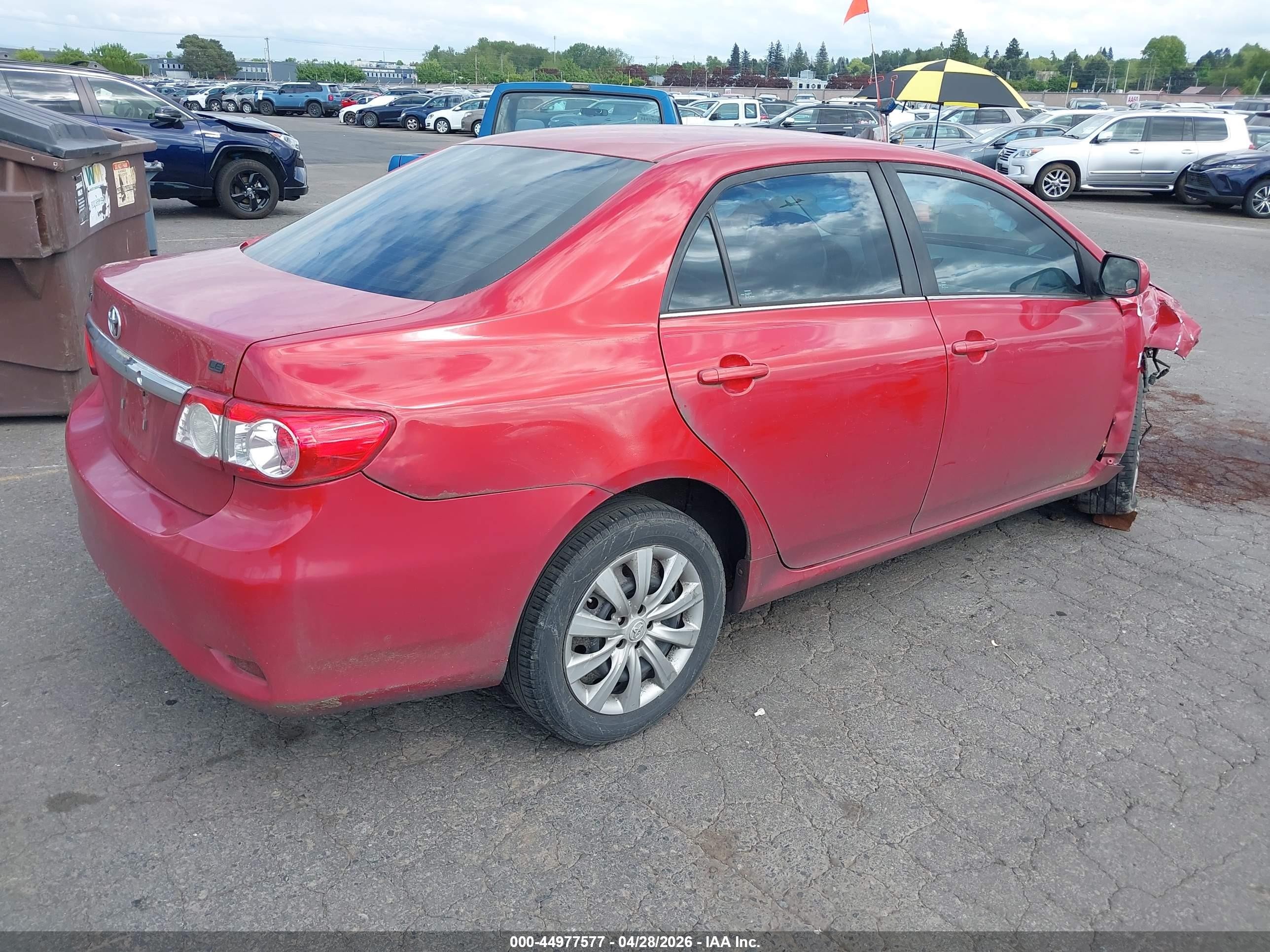 2013 Toyota Corolla Le Red vin: 2T1BU4EE9DC096702