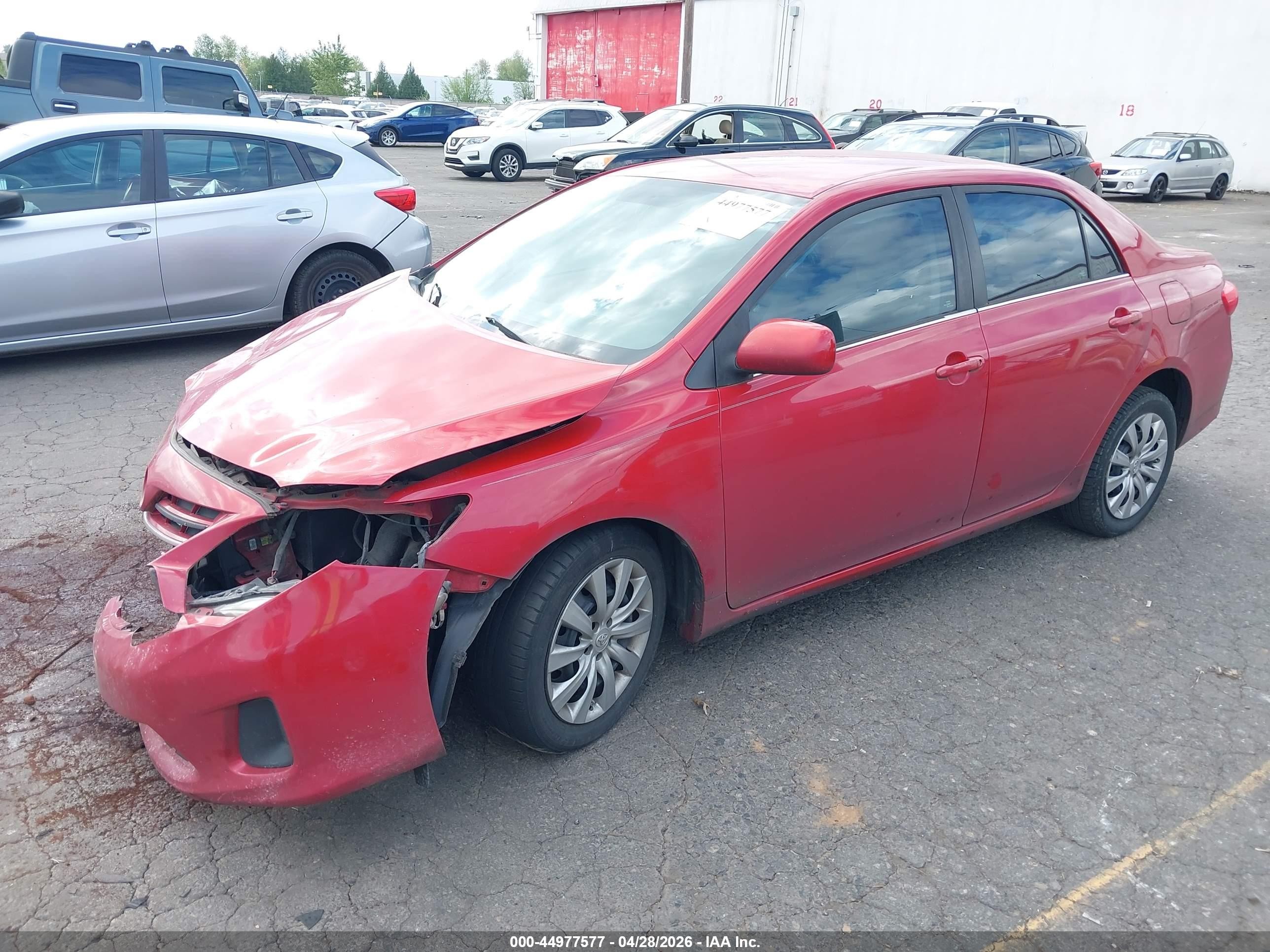 2013 Toyota Corolla Le Red vin: 2T1BU4EE9DC096702