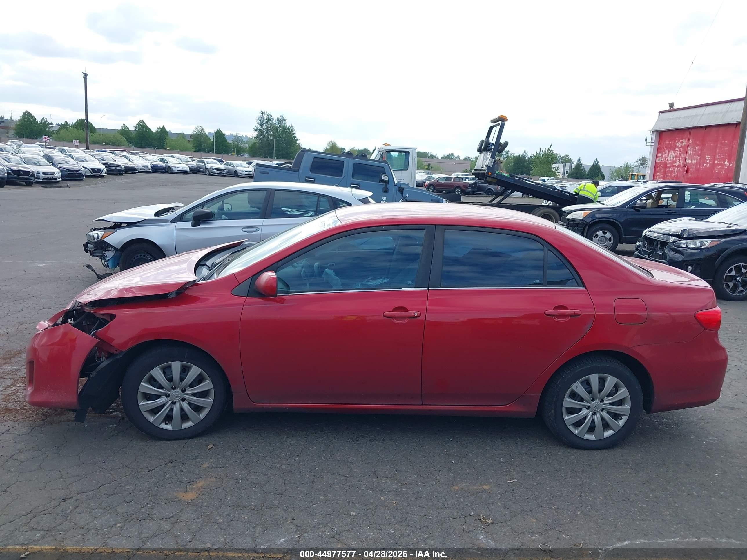 2013 Toyota Corolla Le Red vin: 2T1BU4EE9DC096702