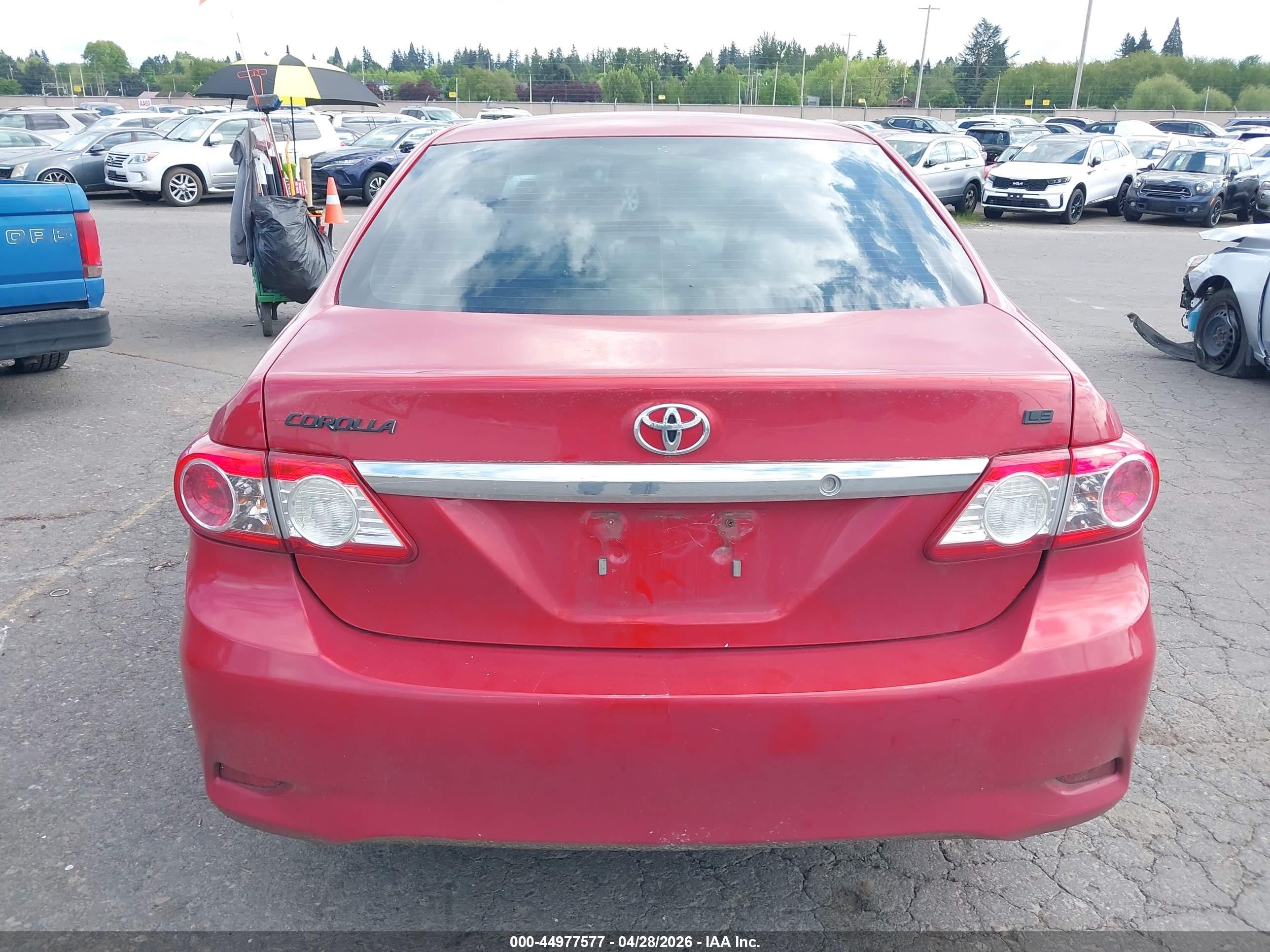 2013 Toyota Corolla Le Red vin: 2T1BU4EE9DC096702