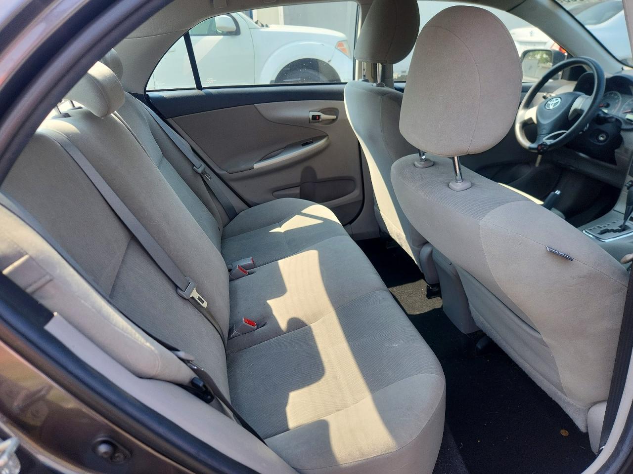 2013 Toyota Corolla Le Gray vin: 2T1BU4EE9DC098109