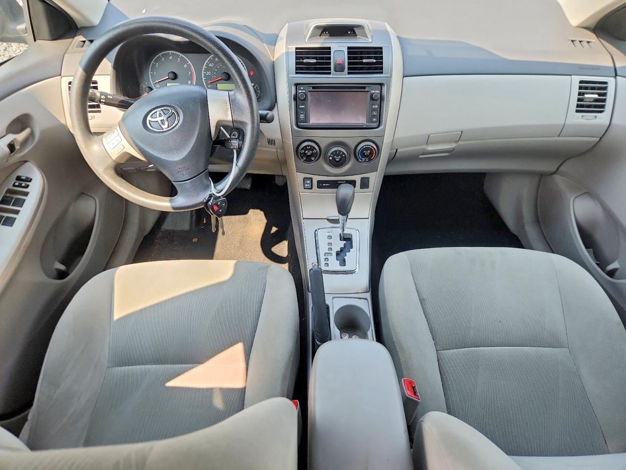 2013 Toyota Corolla Le Gray vin: 2T1BU4EE9DC098109