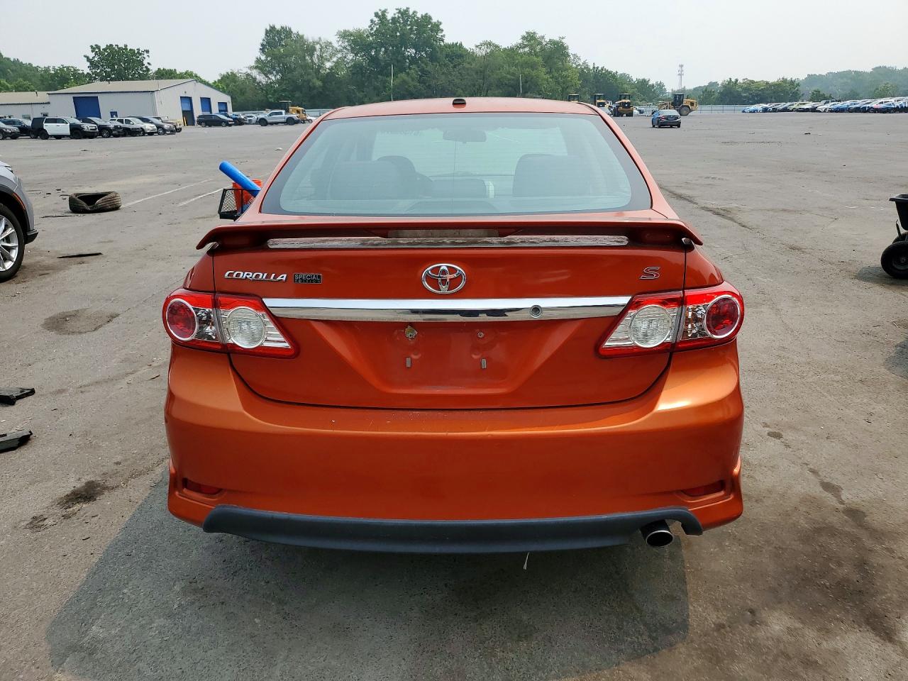 2013 Toyota Corolla S Special Edition Оранжевый vin: 2T1BU4EE9DC099339
