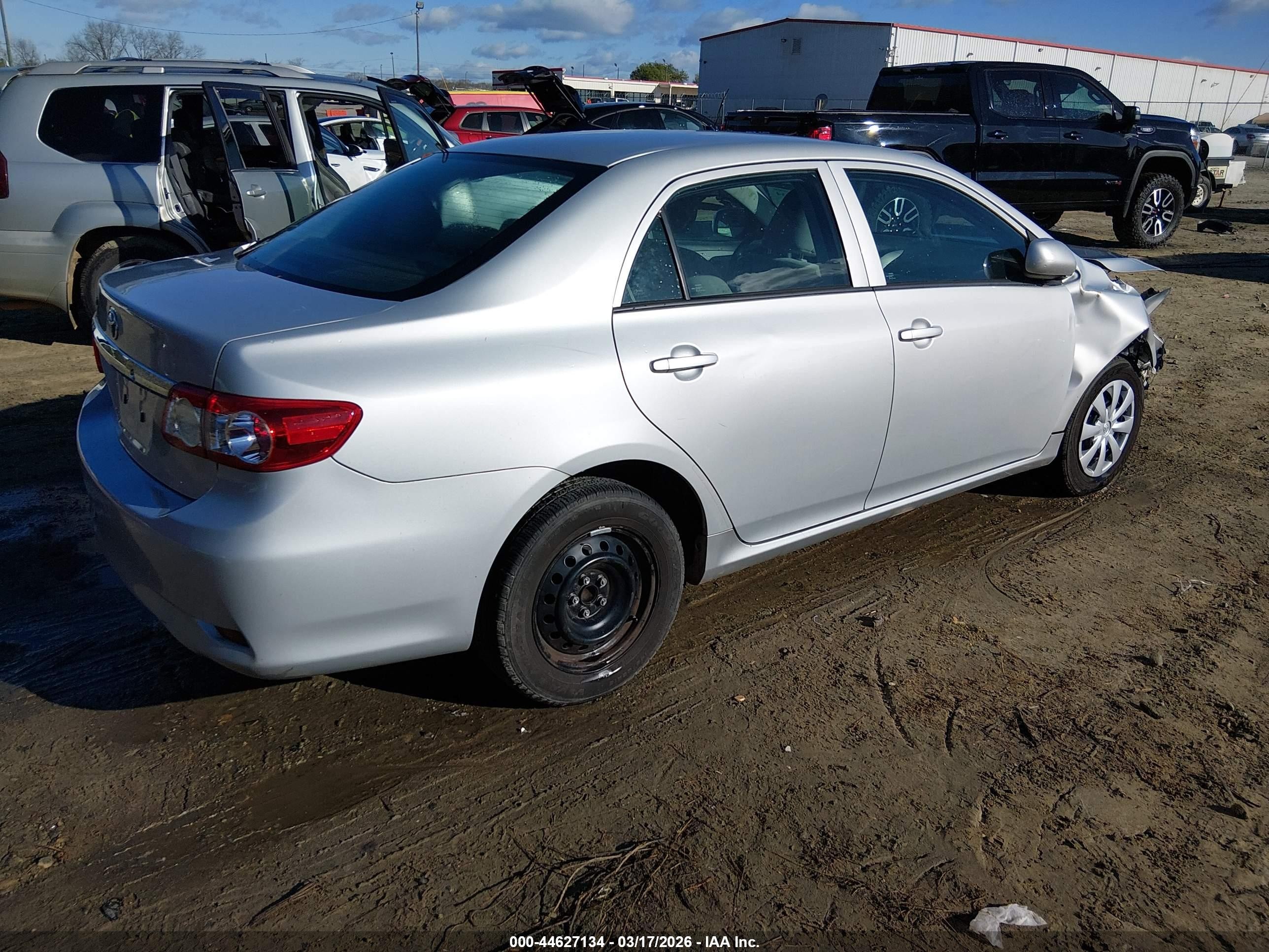 2013 Toyota Corolla L Silver vin: 2T1BU4EE9DC108296