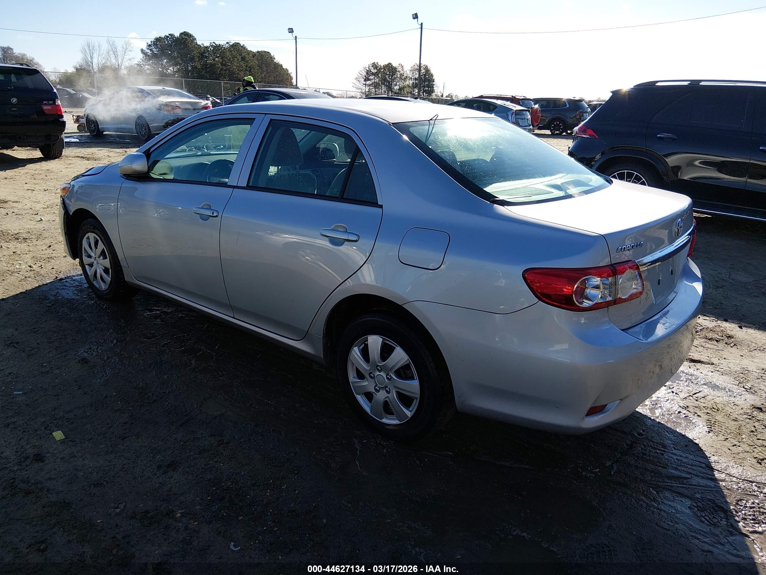 2013 Toyota Corolla L Silver vin: 2T1BU4EE9DC108296