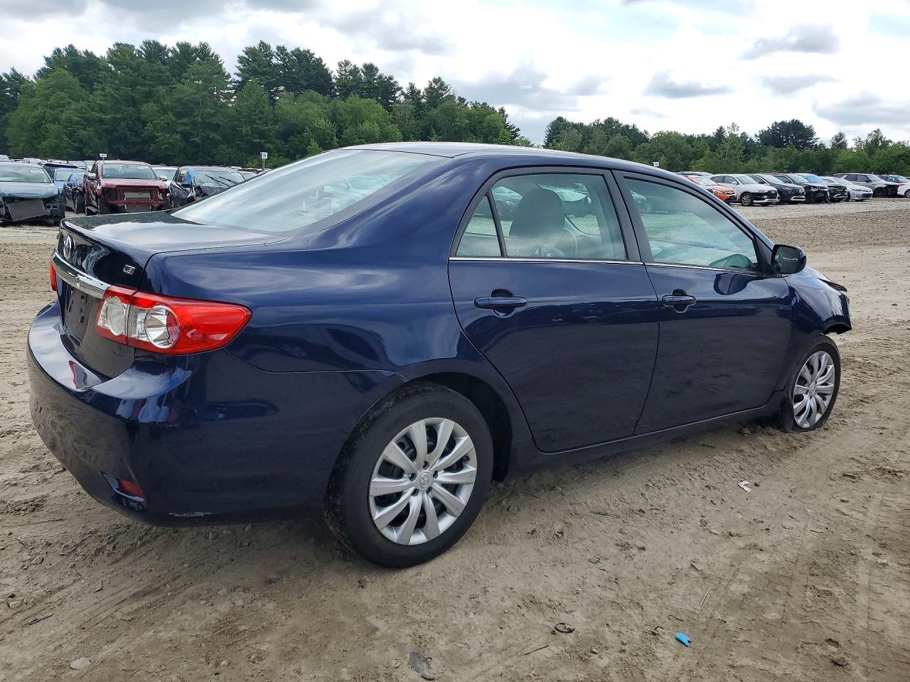2013 Toyota Corolla Le Blue vin: 2T1BU4EE9DC111747