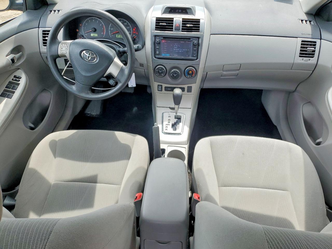2013 Toyota Corolla Le Blue vin: 2T1BU4EE9DC111747