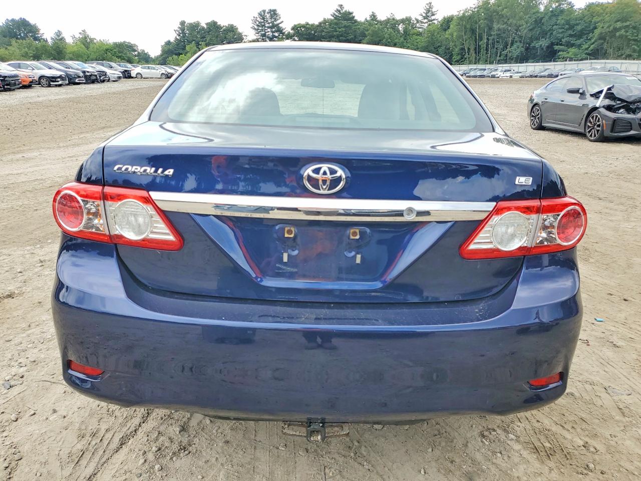 2013 Toyota Corolla Le Blue vin: 2T1BU4EE9DC111747
