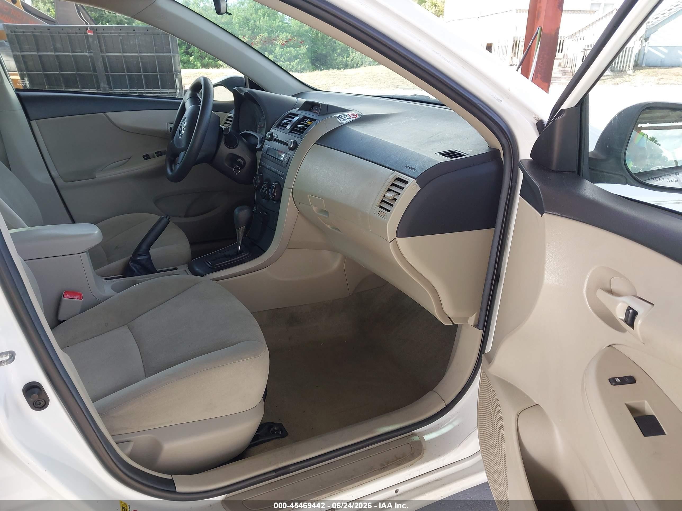 2013 Toyota Corolla L White vin: 2T1BU4EE9DC117970