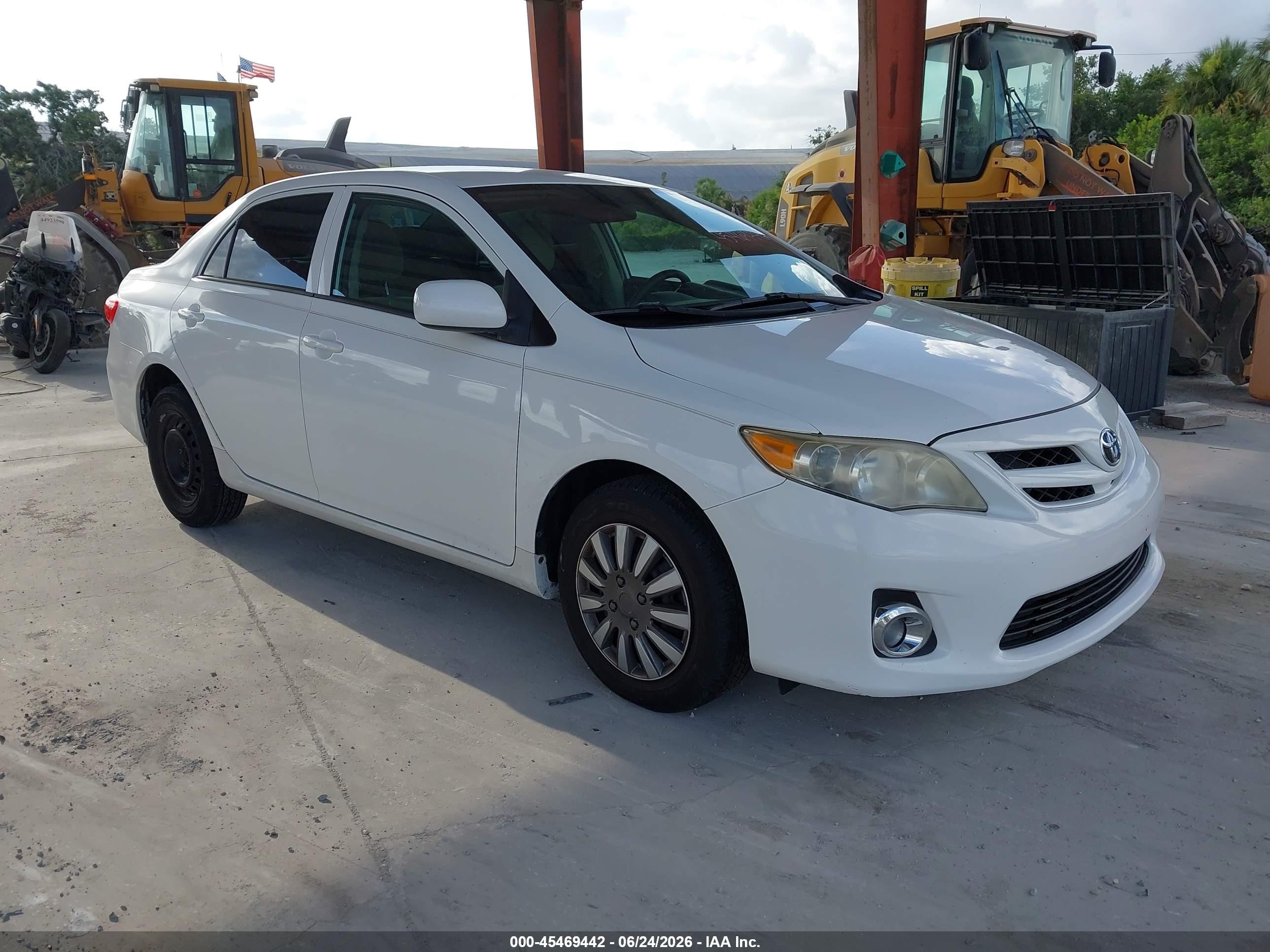 2013 Toyota Corolla L White vin: 2T1BU4EE9DC117970