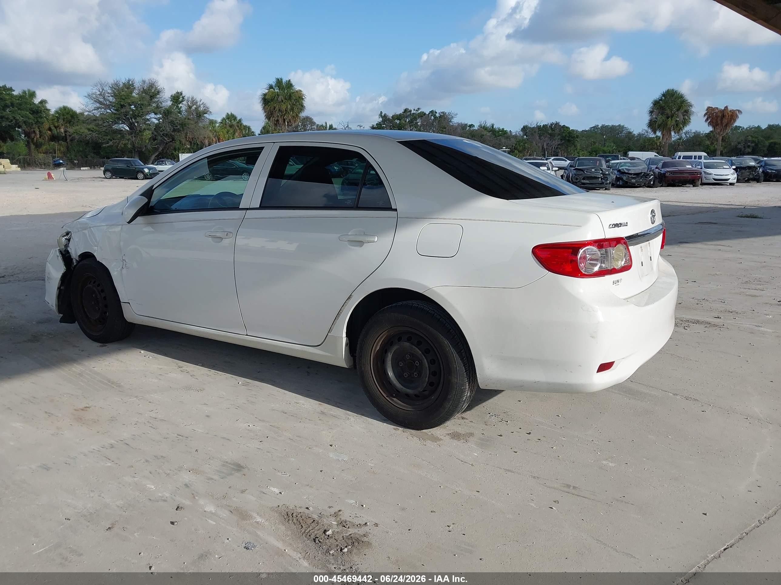 2013 Toyota Corolla L White vin: 2T1BU4EE9DC117970