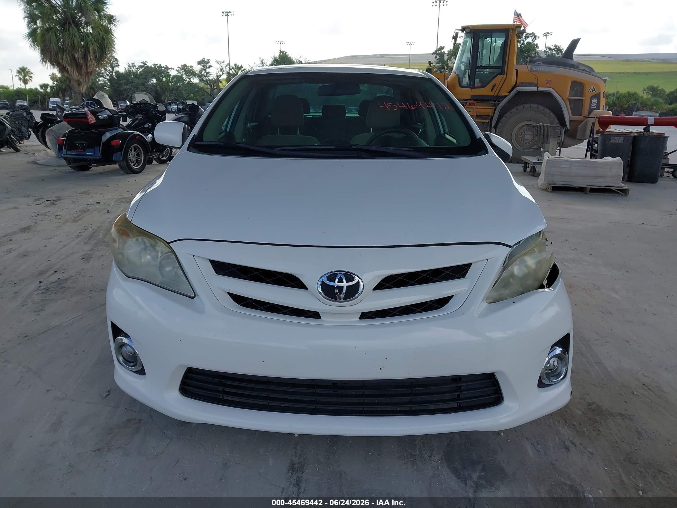 2013 Toyota Corolla L White vin: 2T1BU4EE9DC117970