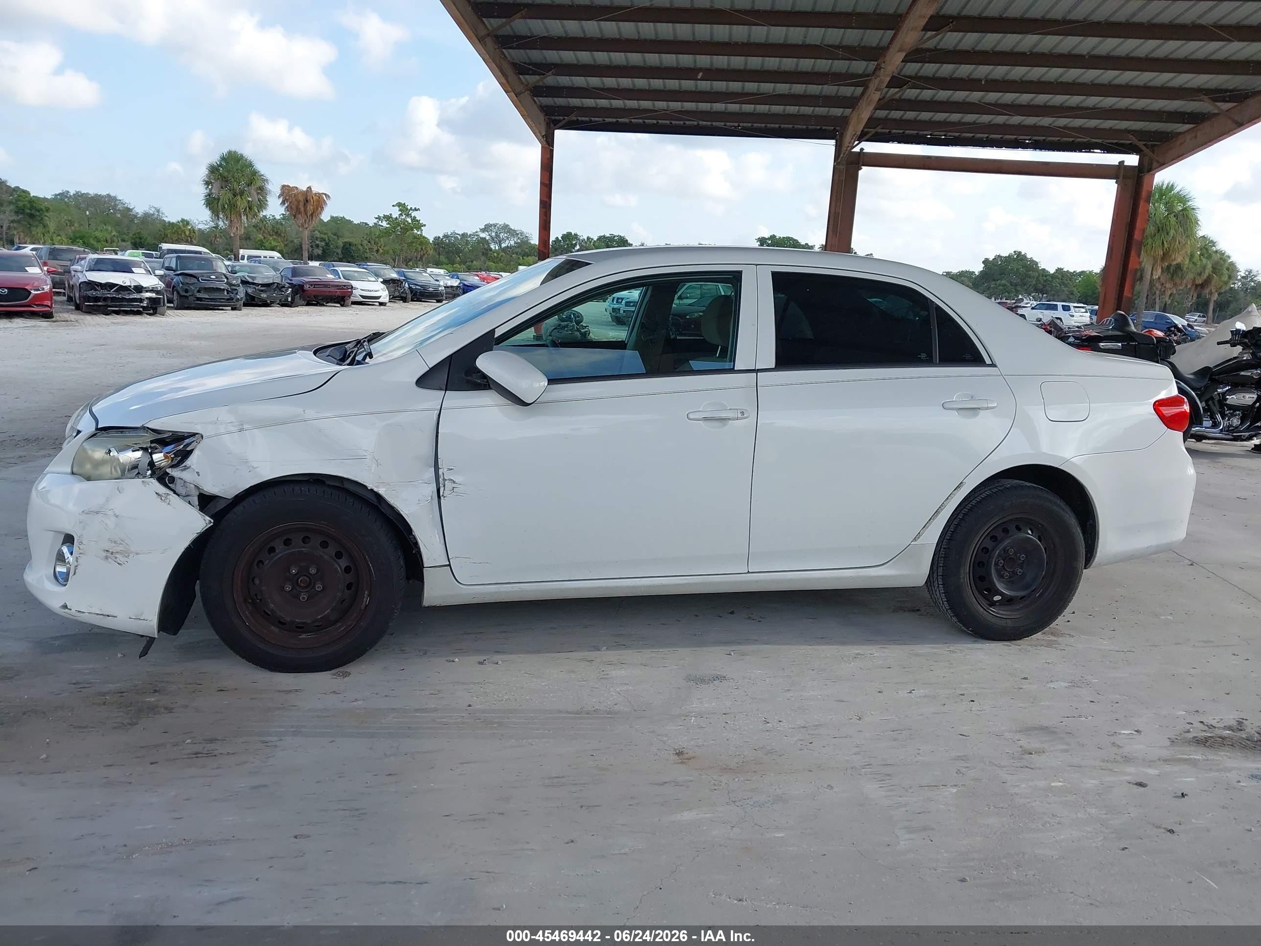 2013 Toyota Corolla L White vin: 2T1BU4EE9DC117970