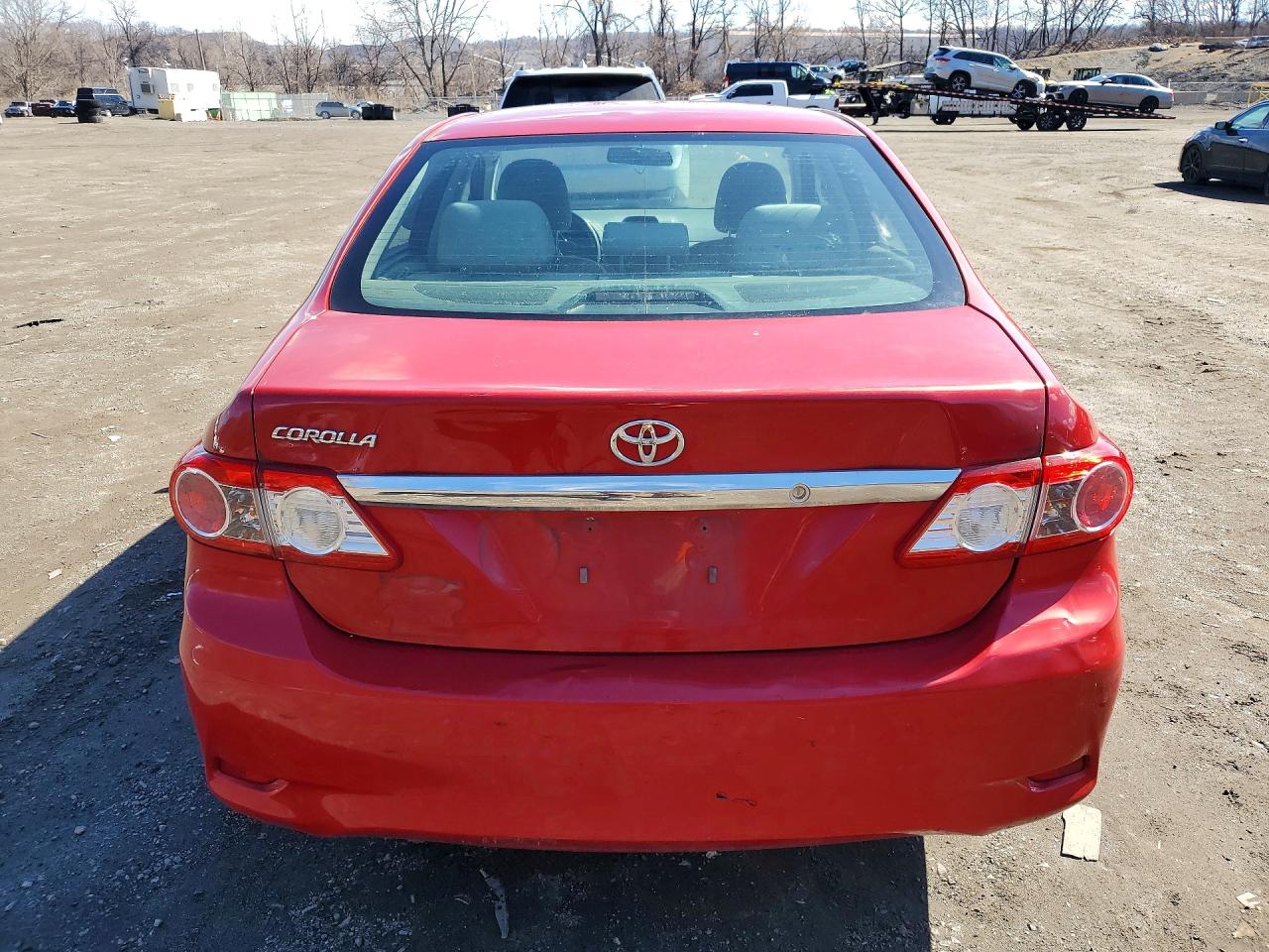 2013 Toyota Corolla Красный vin: 2T1BU4EE9DC122604