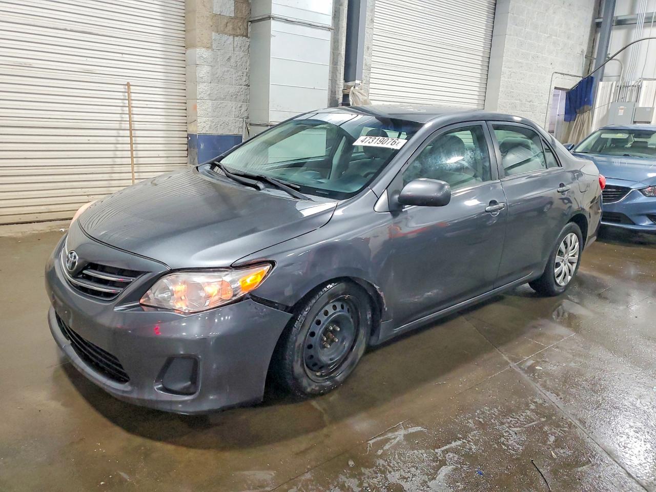 2013 Toyota Corolla Le Blue vin: 2T1BU4EE9DC124174
