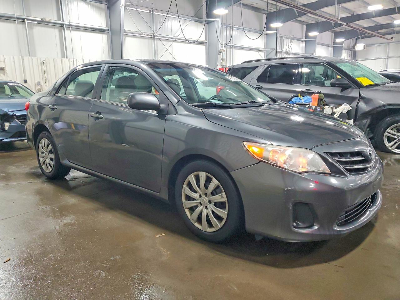 2013 Toyota Corolla Le Blue vin: 2T1BU4EE9DC124174